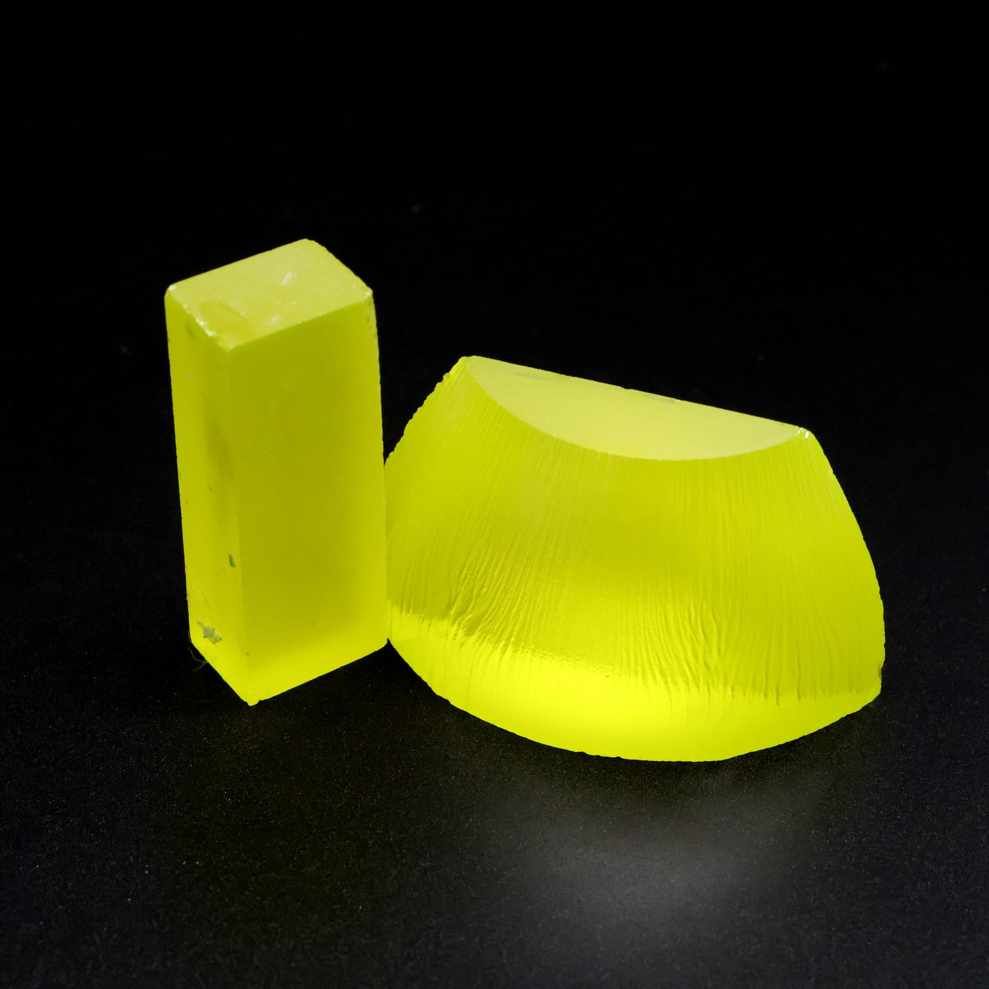 GAGG Lumogarnet Rough β Neon Yellow Fluorescent Crystal with Afterglow
