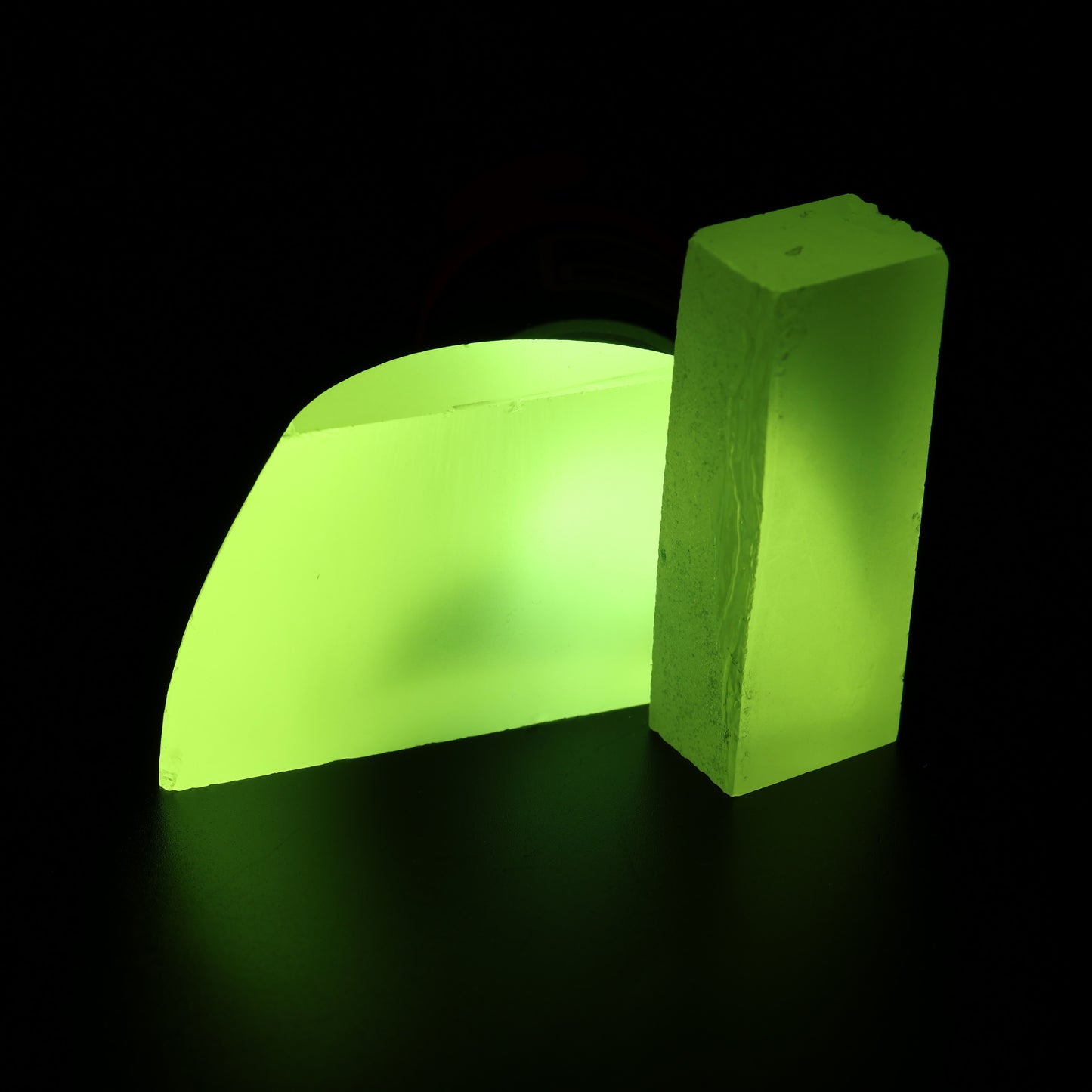 GAGG Lumogarnet Rough β Neon Yellow Fluorescent Crystal with Afterglow