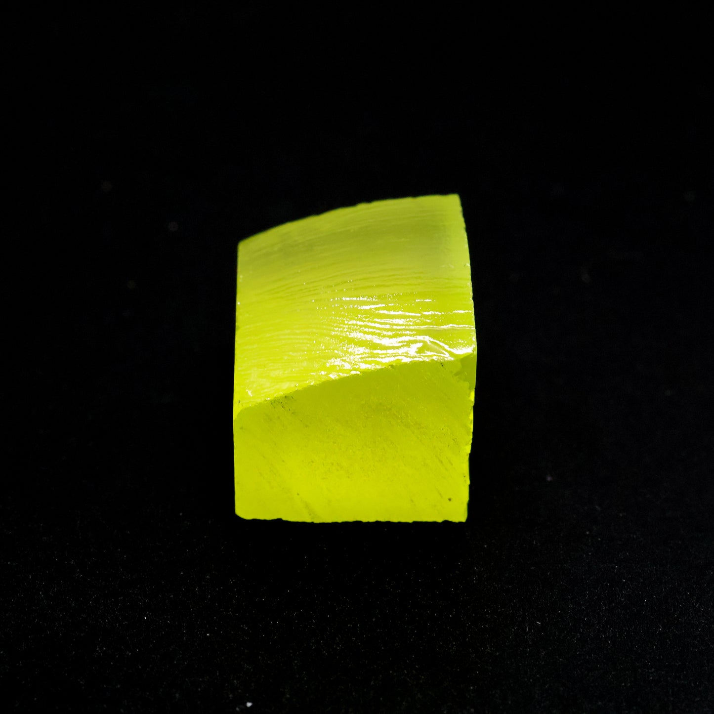 GAGG Lumogarnet Rough β Neon Yellow Fluorescent Crystal with Afterglow