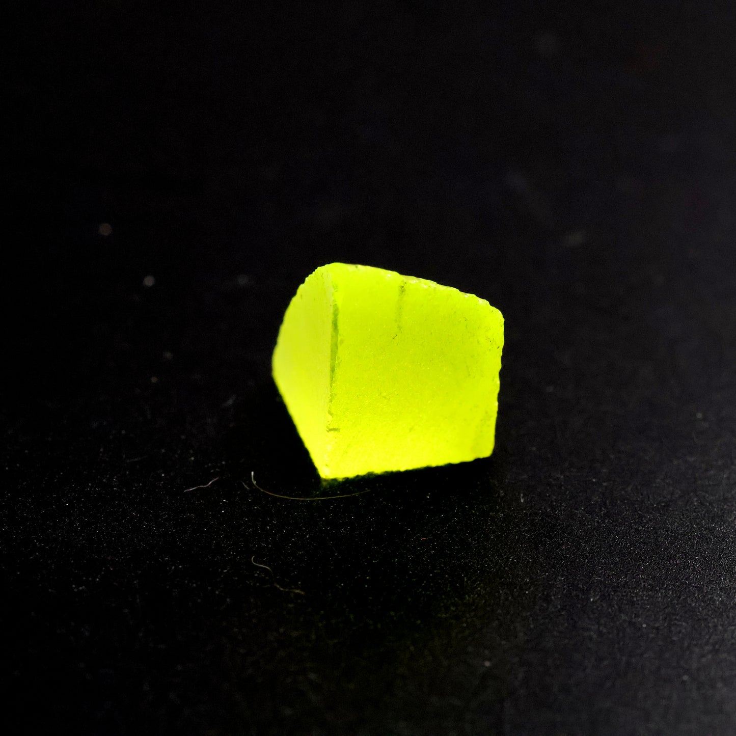 GAGG Lumogarnet Rough β Neon Yellow Fluorescent Crystal with Afterglow