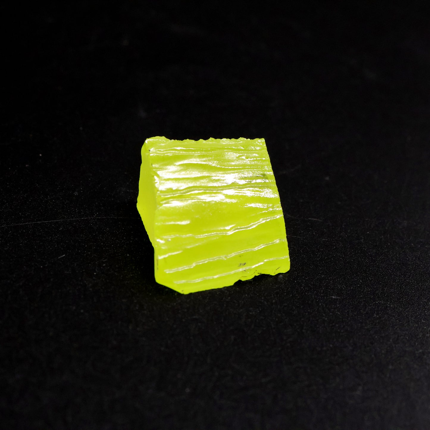 GAGG Lumogarnet Rough β Neon Yellow Fluorescent Crystal with Afterglow