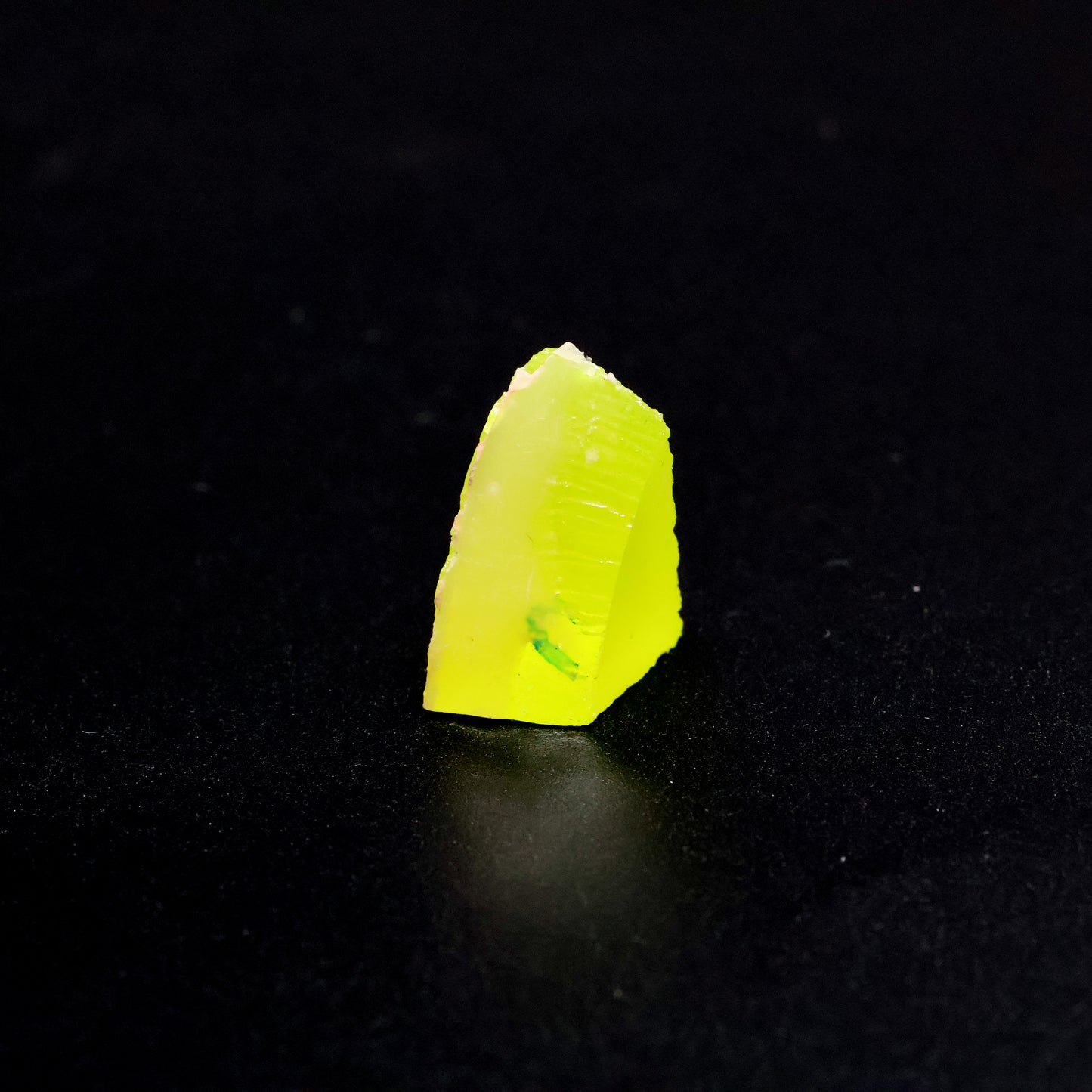 GAGG Lumogarnet Rough β Neon Yellow Fluorescent Crystal with Afterglow