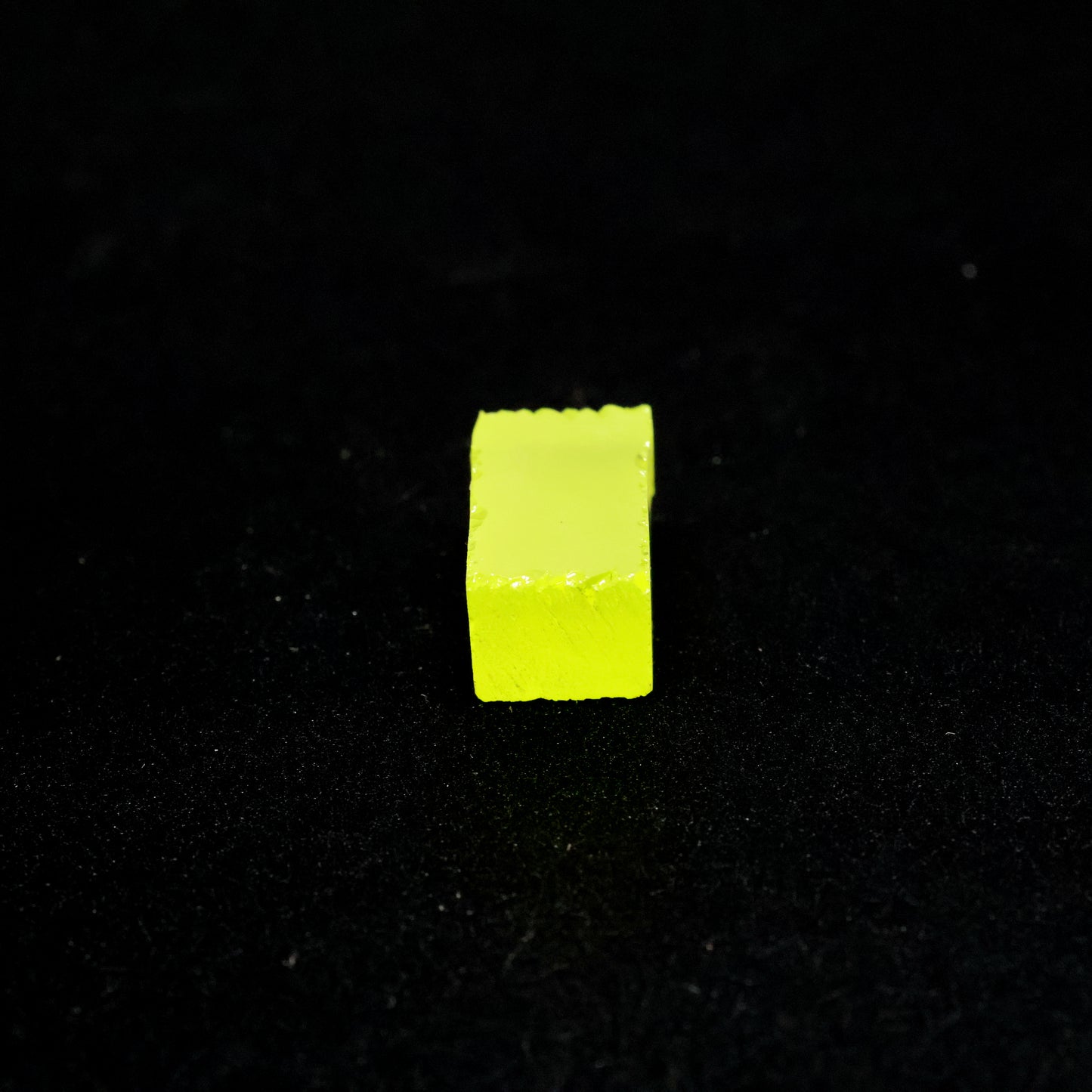 GAGG Lumogarnet Rough β Neon Yellow Fluorescent Crystal with Afterglow