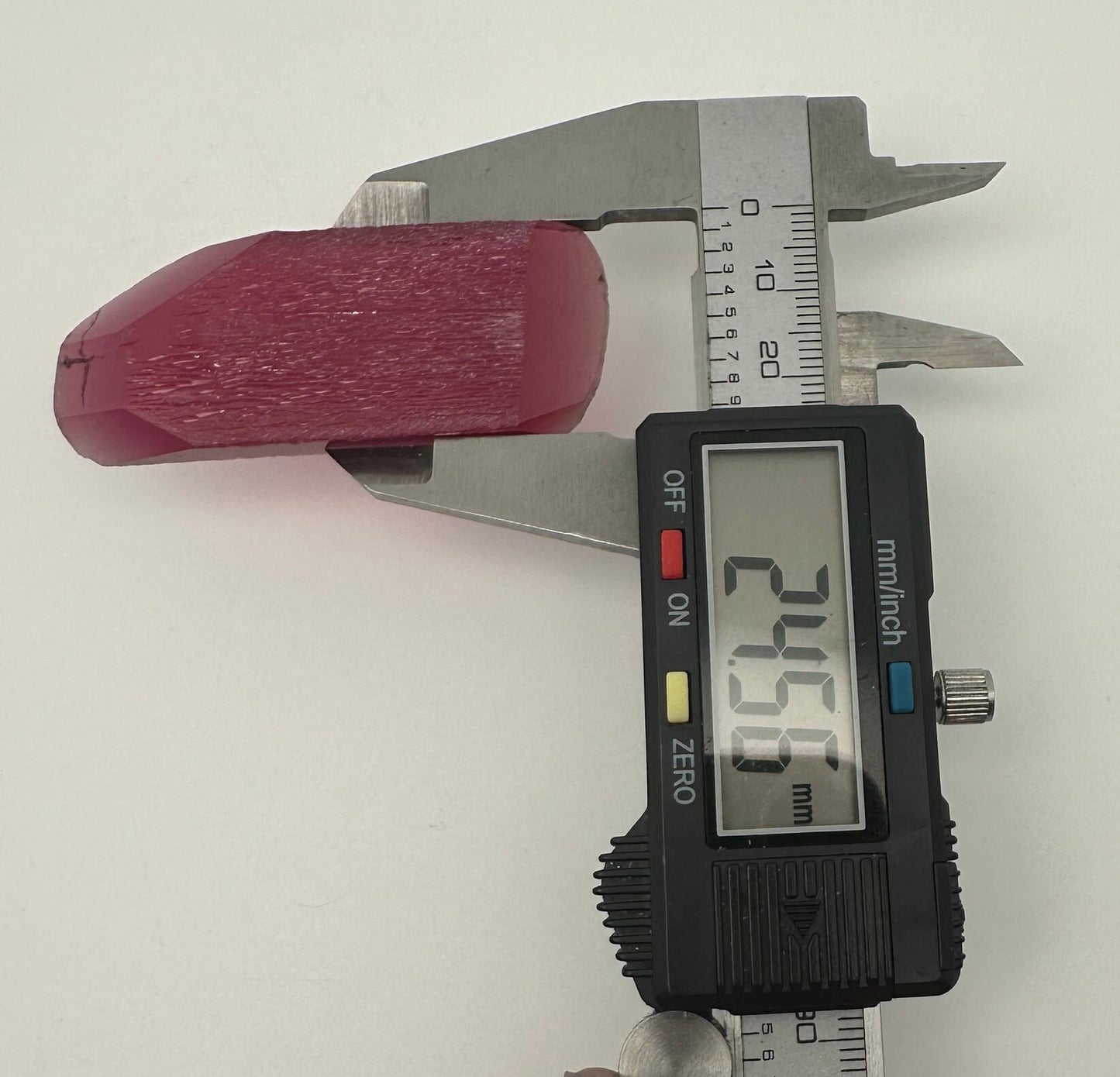 Purple Beryl (Bixbite) - 88.8 Carats - Grade A - Faceting Rough for Gem Cutting