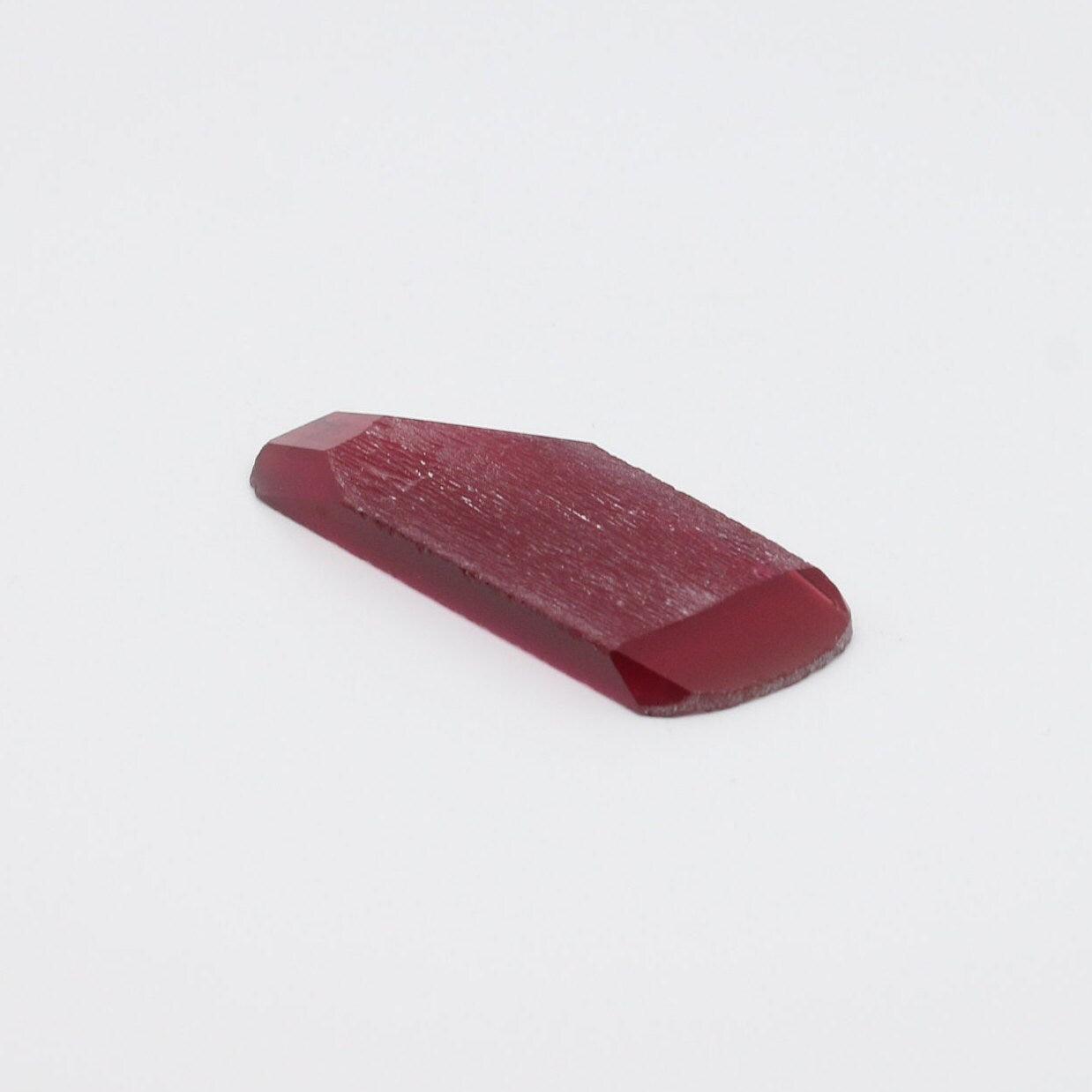 Purple Beryl (Bixbite) - 88.8 Carats - Grade A - Faceting Rough for Gem Cutting