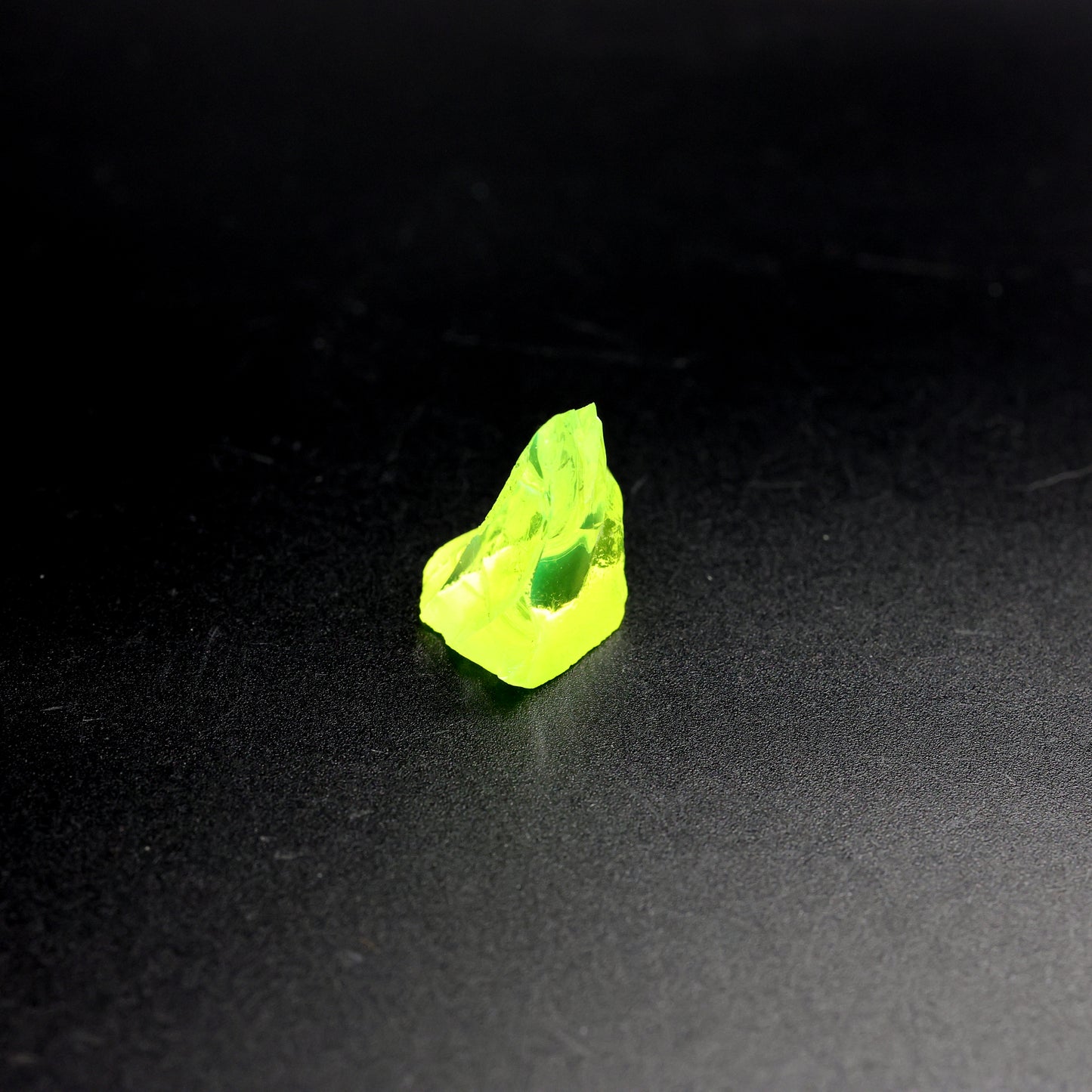 Lutetium Aluminum Garnet (LuAG) - Faceting Rough