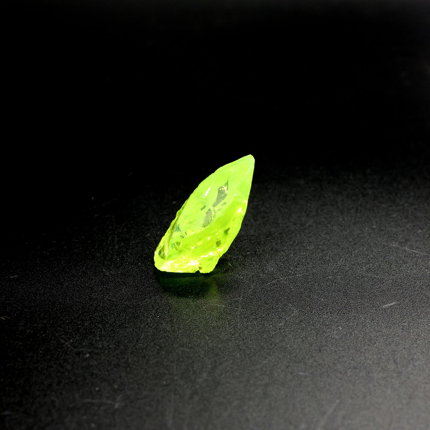Lutetium Aluminum Garnet (LuAG) - Faceting Rough