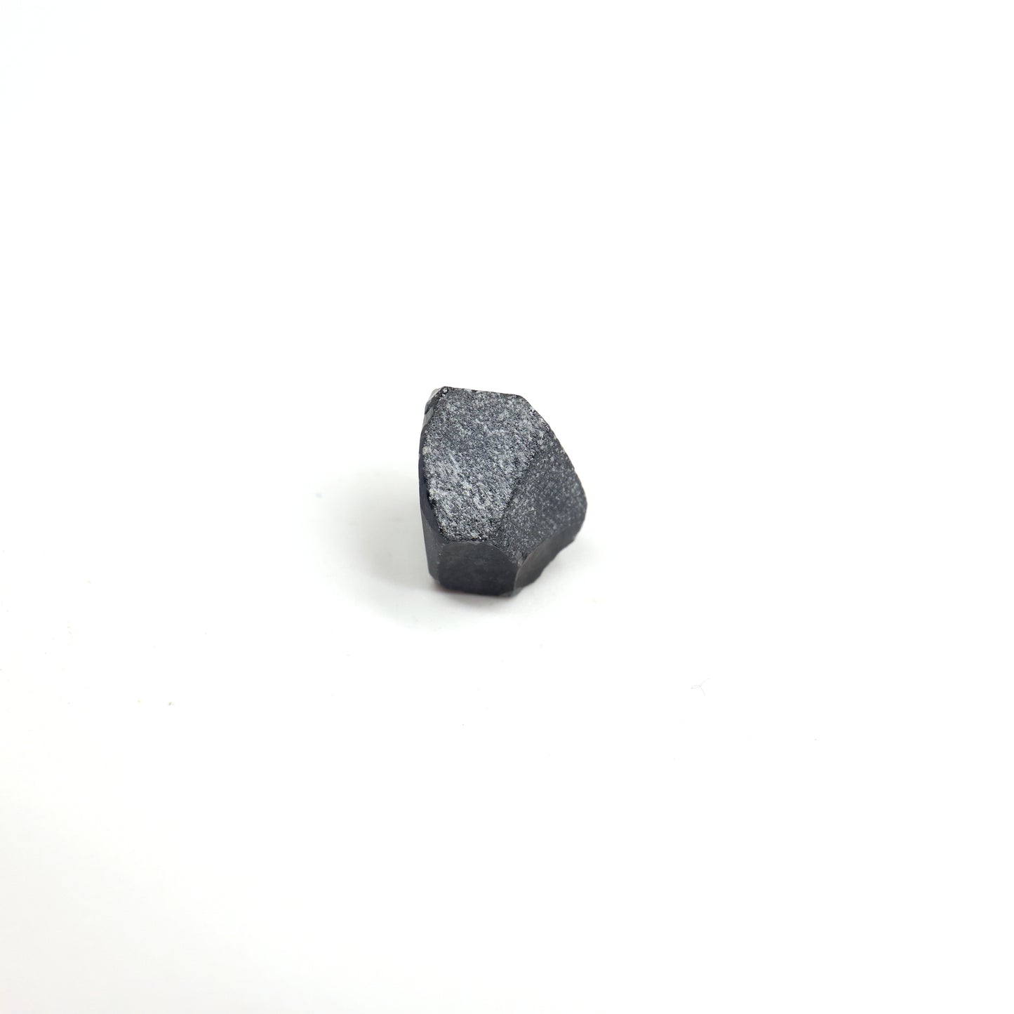 Dark Blue Synthetic Rutile Grade A - Faceting Rough