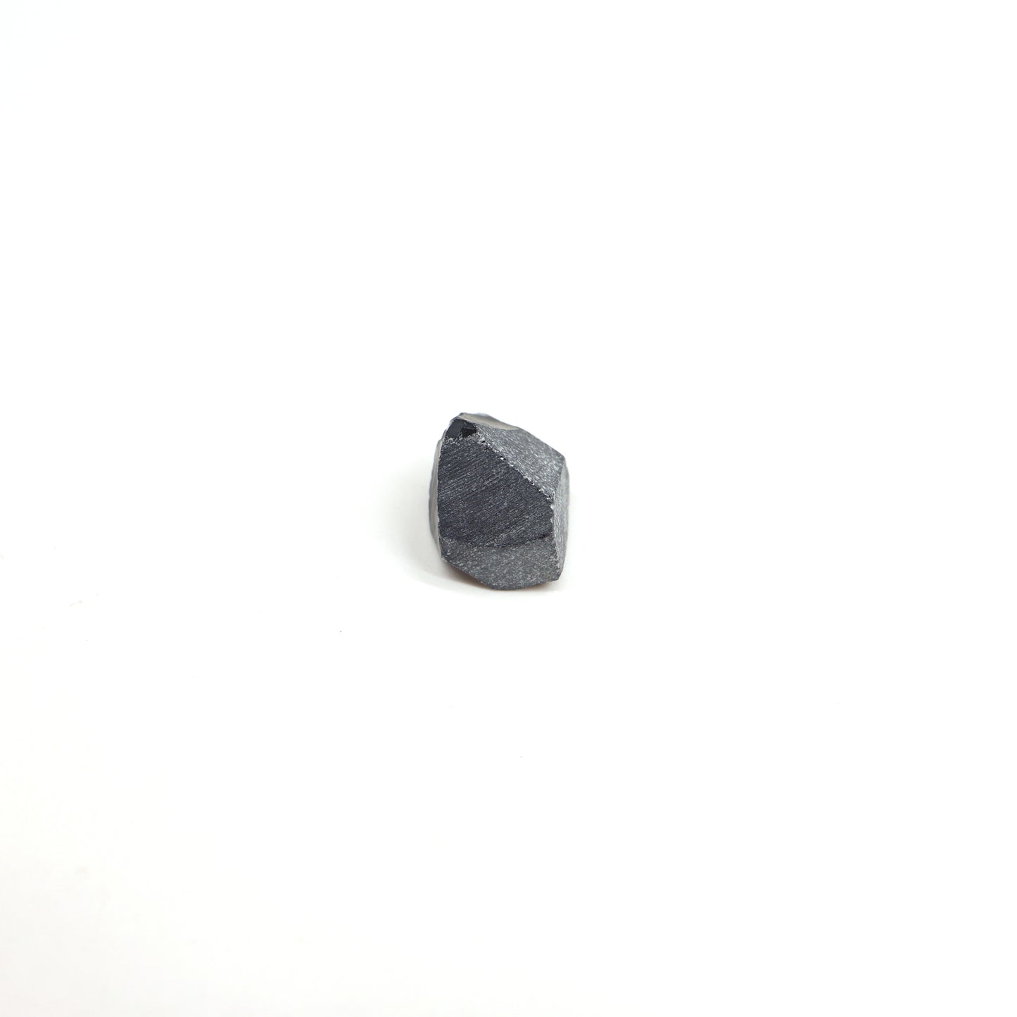 Dark Blue Synthetic Rutile Grade A - Faceting Rough