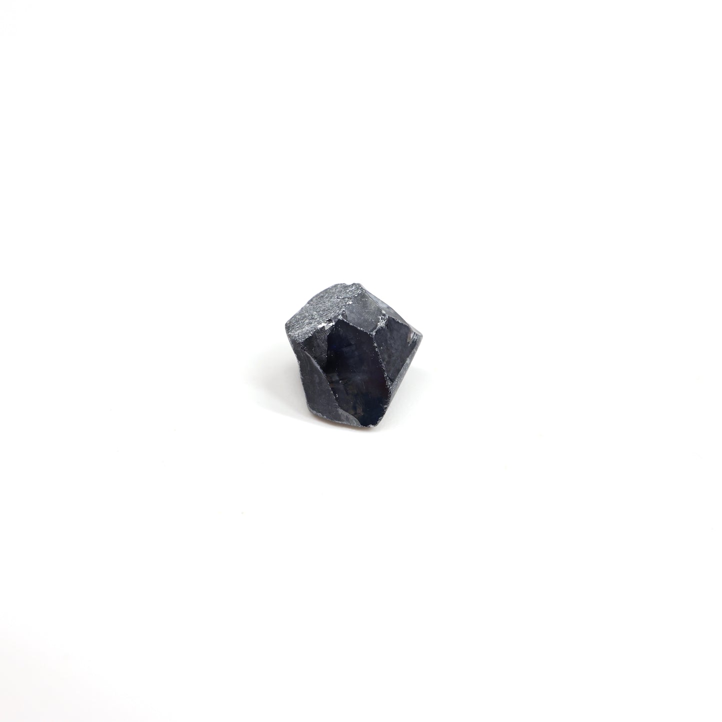 Dark Blue Synthetic Rutile Grade A - Faceting Rough