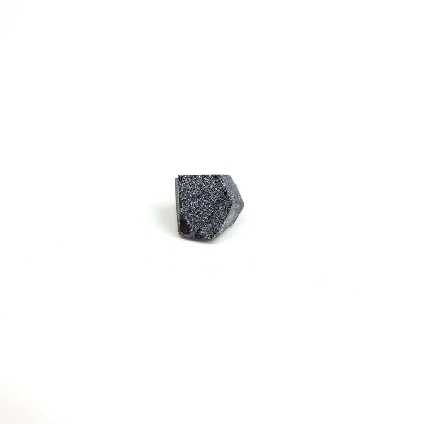 Dark Blue Synthetic Rutile Grade A - Faceting Rough