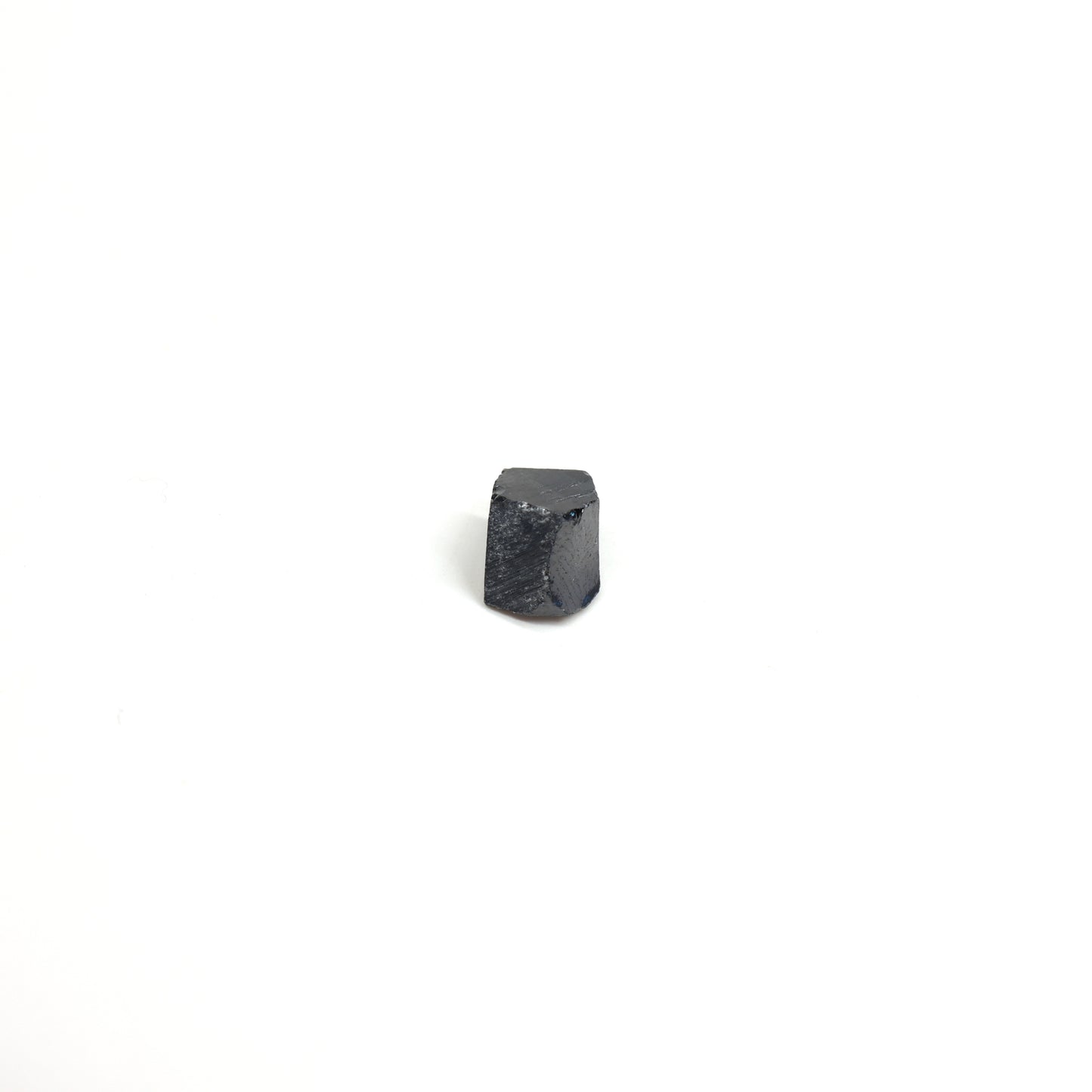 Dark Blue Synthetic Rutile Grade A - Faceting Rough