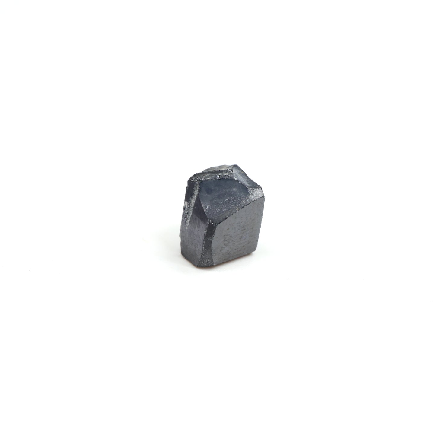 Dark Blue Synthetic Rutile Grade A - Faceting Rough