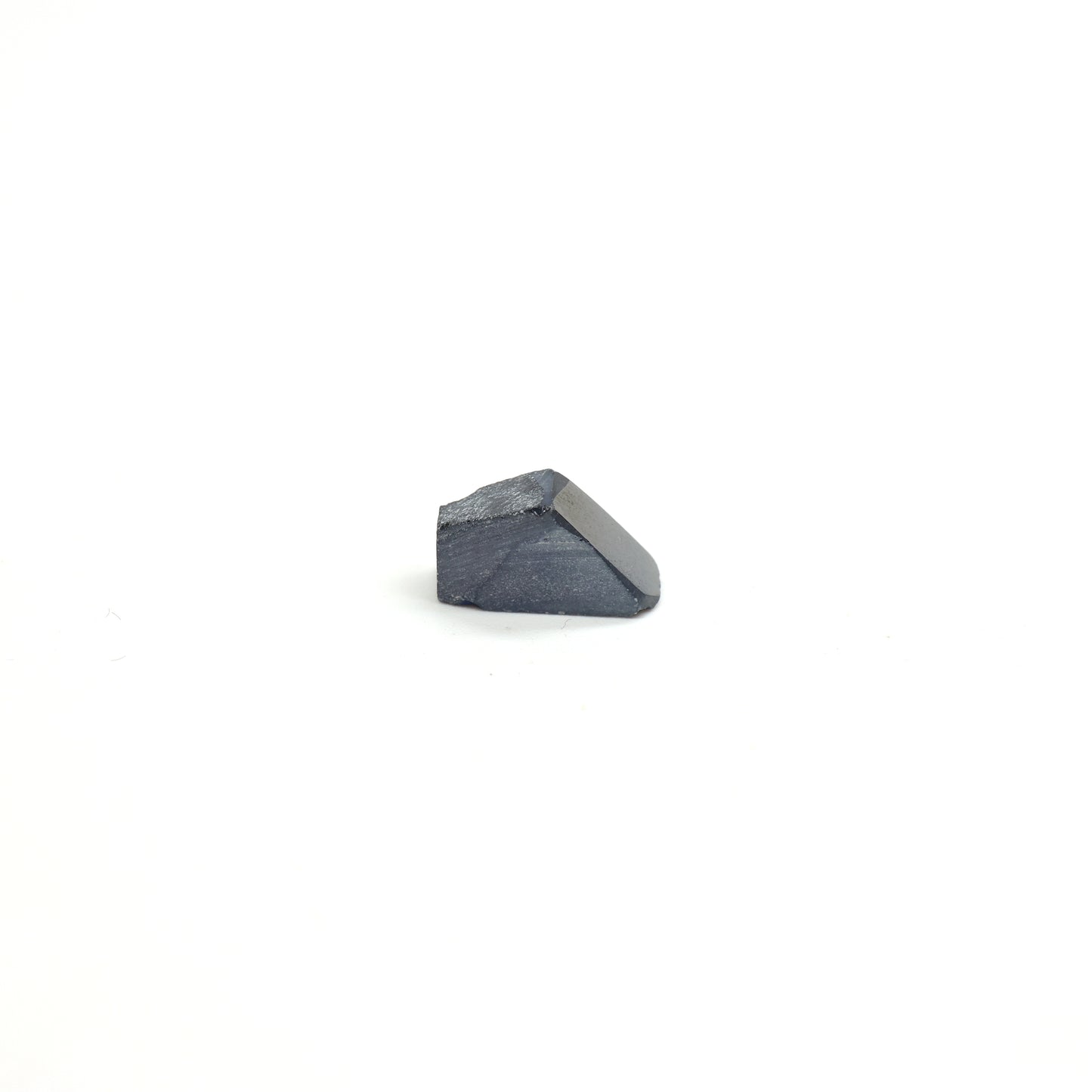 Dark Blue Synthetic Rutile Grade A - Faceting Rough