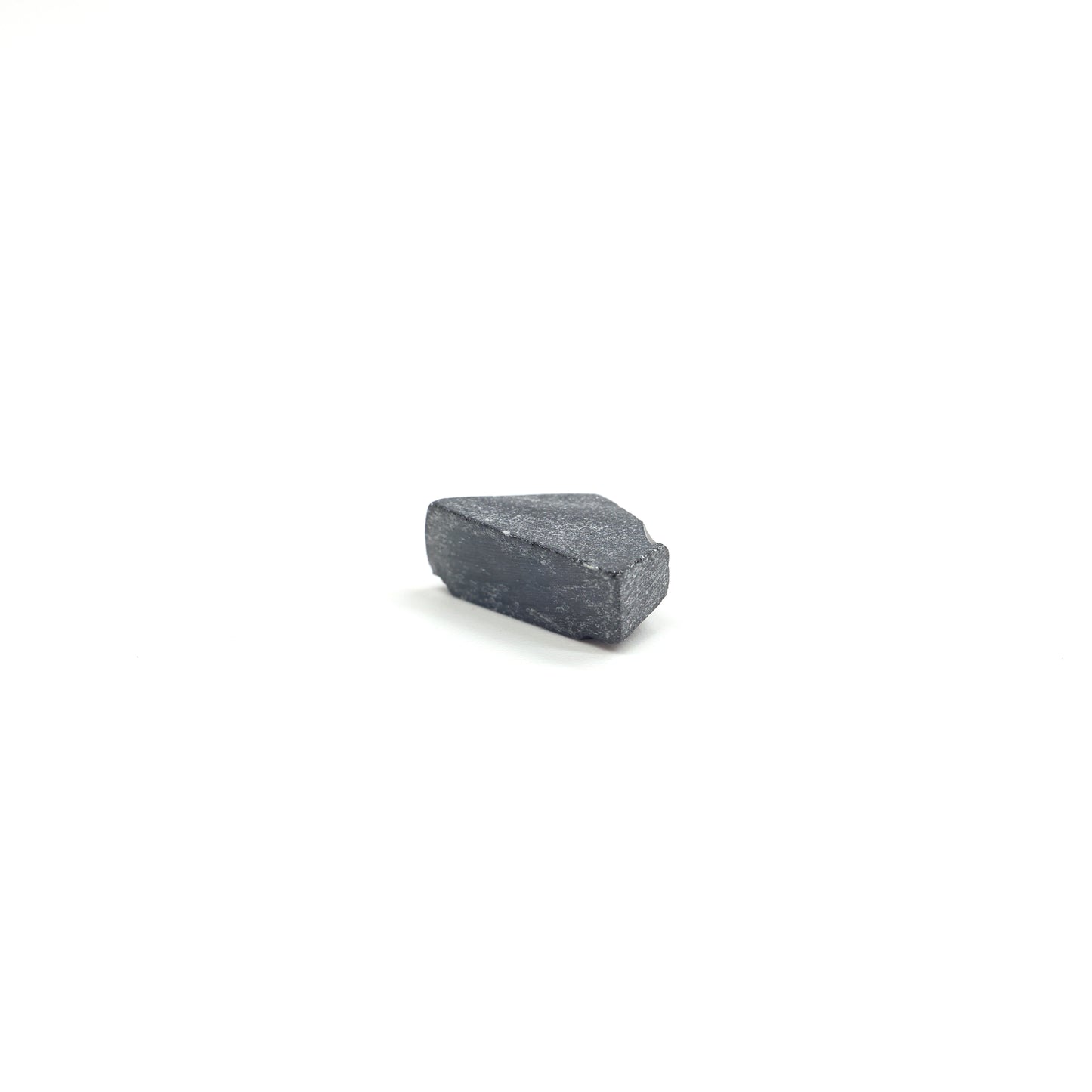 Dark Blue Synthetic Rutile Grade A - Faceting Rough