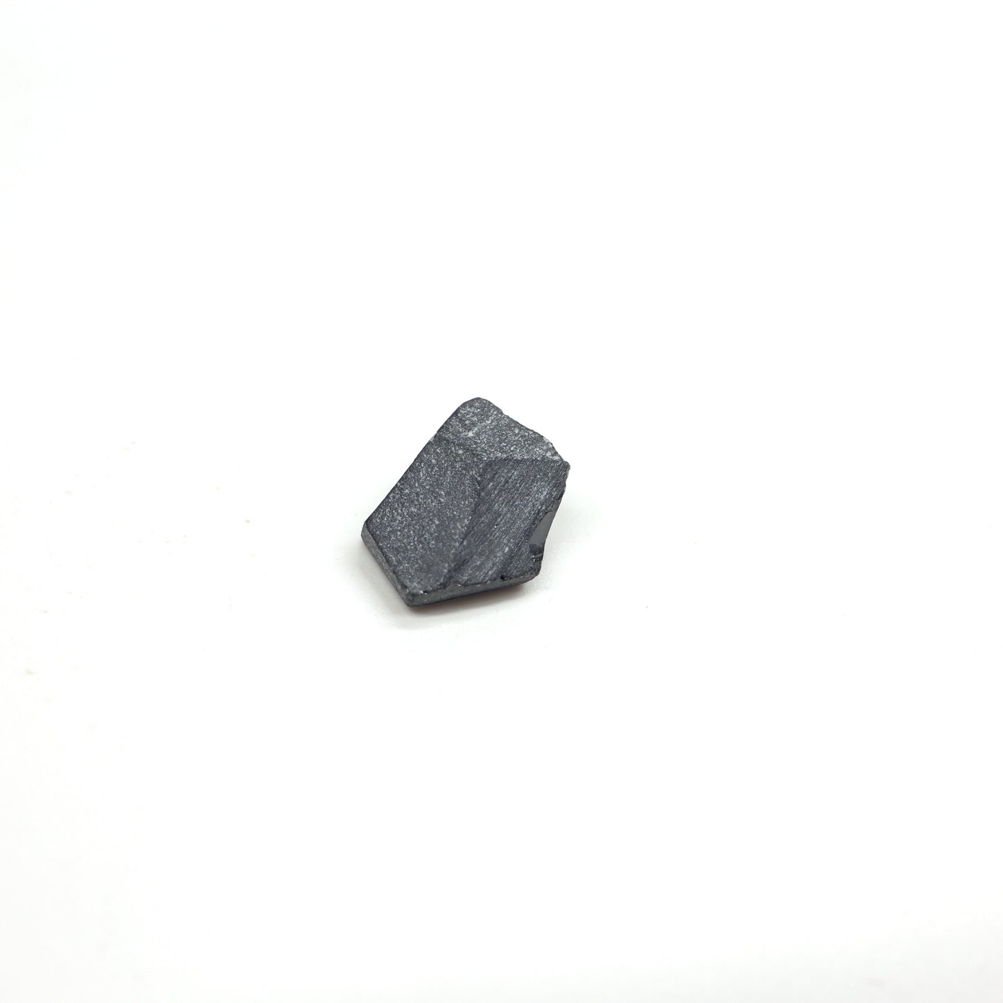 Dark Blue Synthetic Rutile Grade A - Faceting Rough