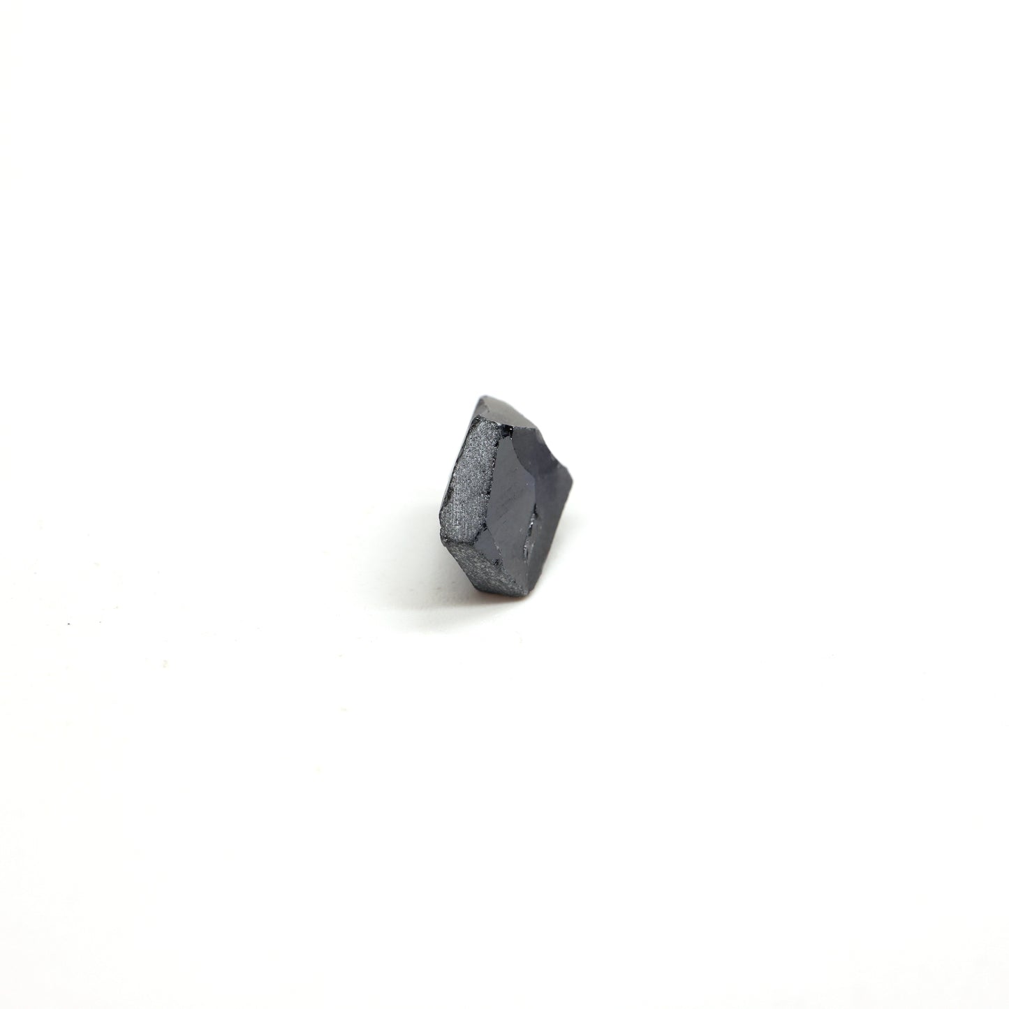 Dark Blue Synthetic Rutile Grade A - Faceting Rough