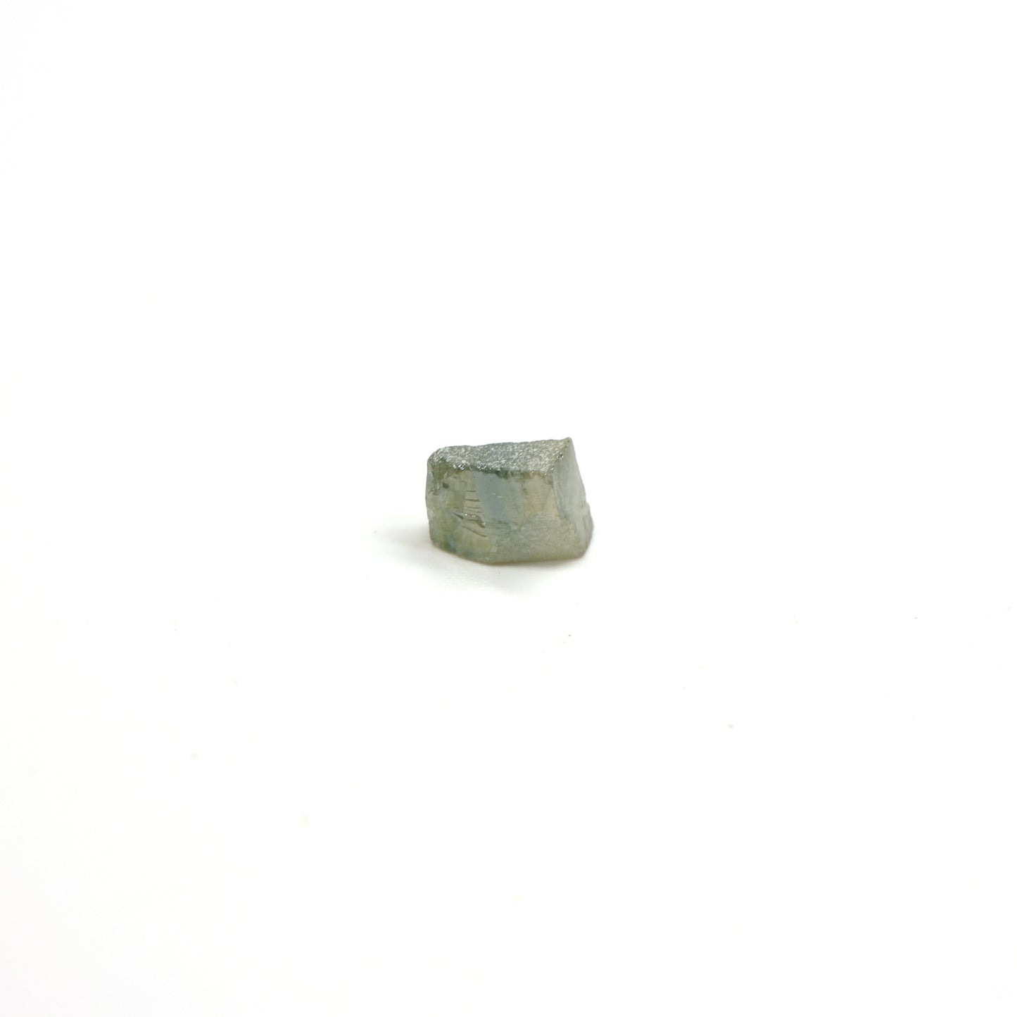 Green Synthetic Rutile Grade A - Faceting Rough