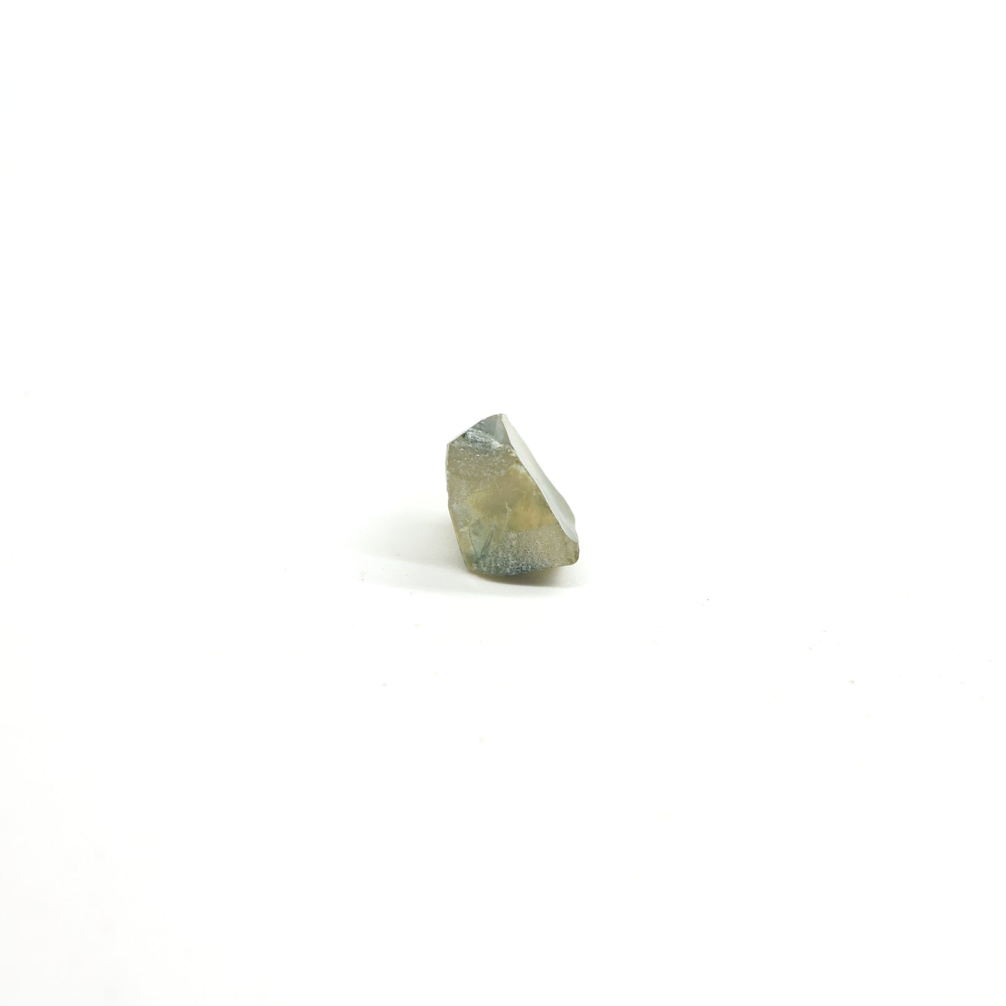 Green Synthetic Rutile Grade A - Faceting Rough