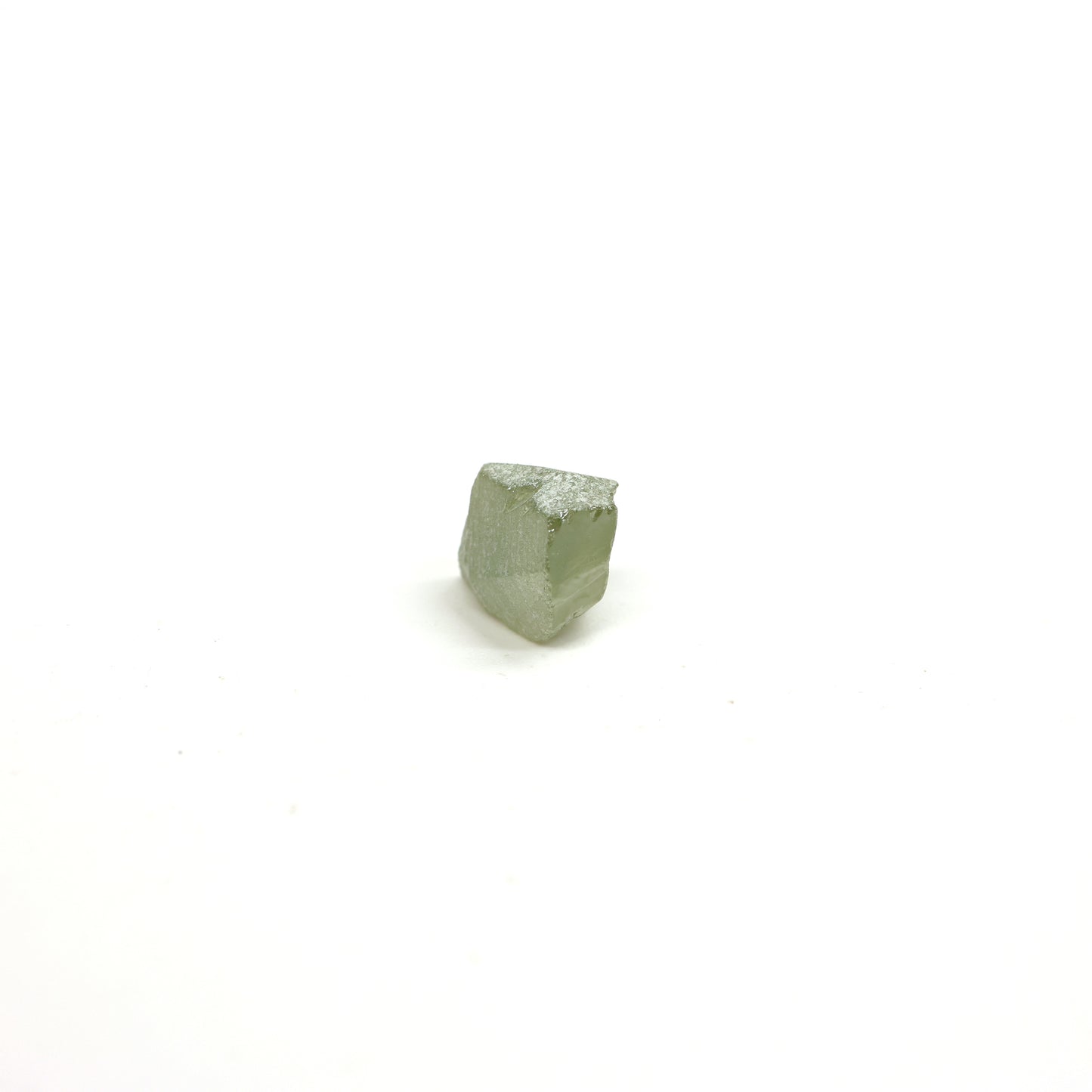 Green Synthetic Rutile Grade A - Faceting Rough