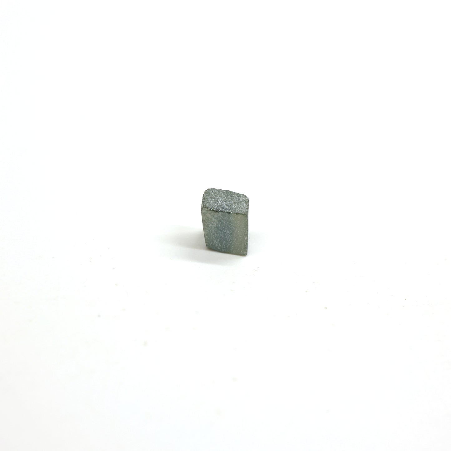 Green Synthetic Rutile Grade A - Faceting Rough