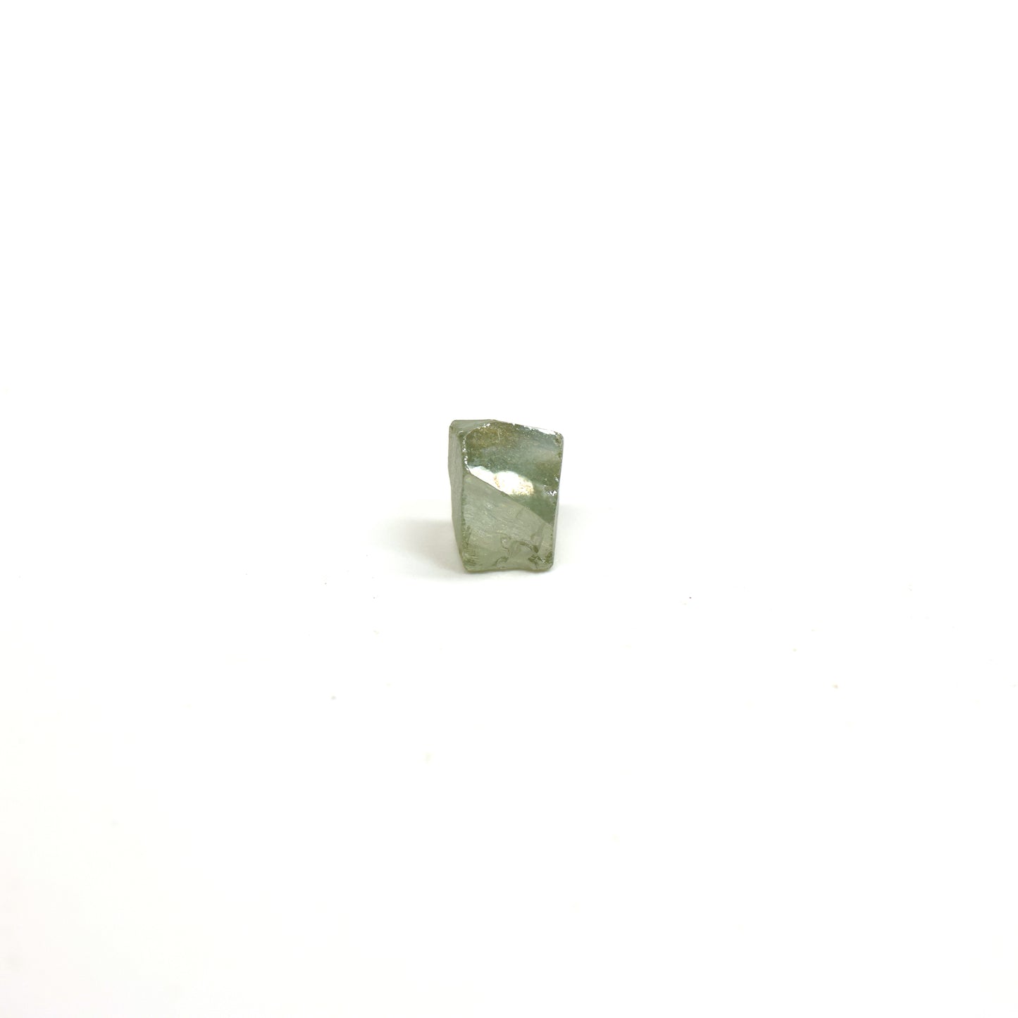 Green Synthetic Rutile Grade A - Faceting Rough