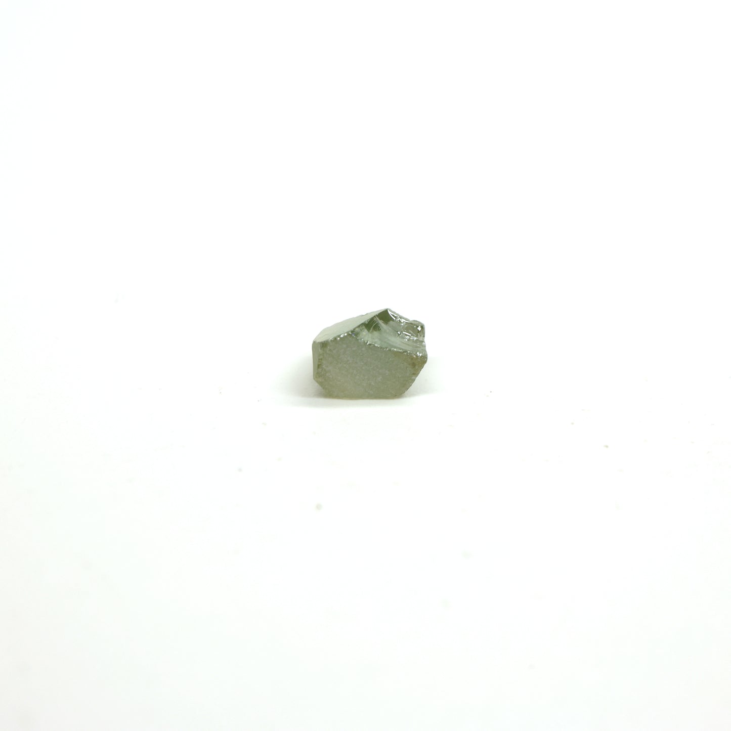 Green Synthetic Rutile Grade A - Faceting Rough