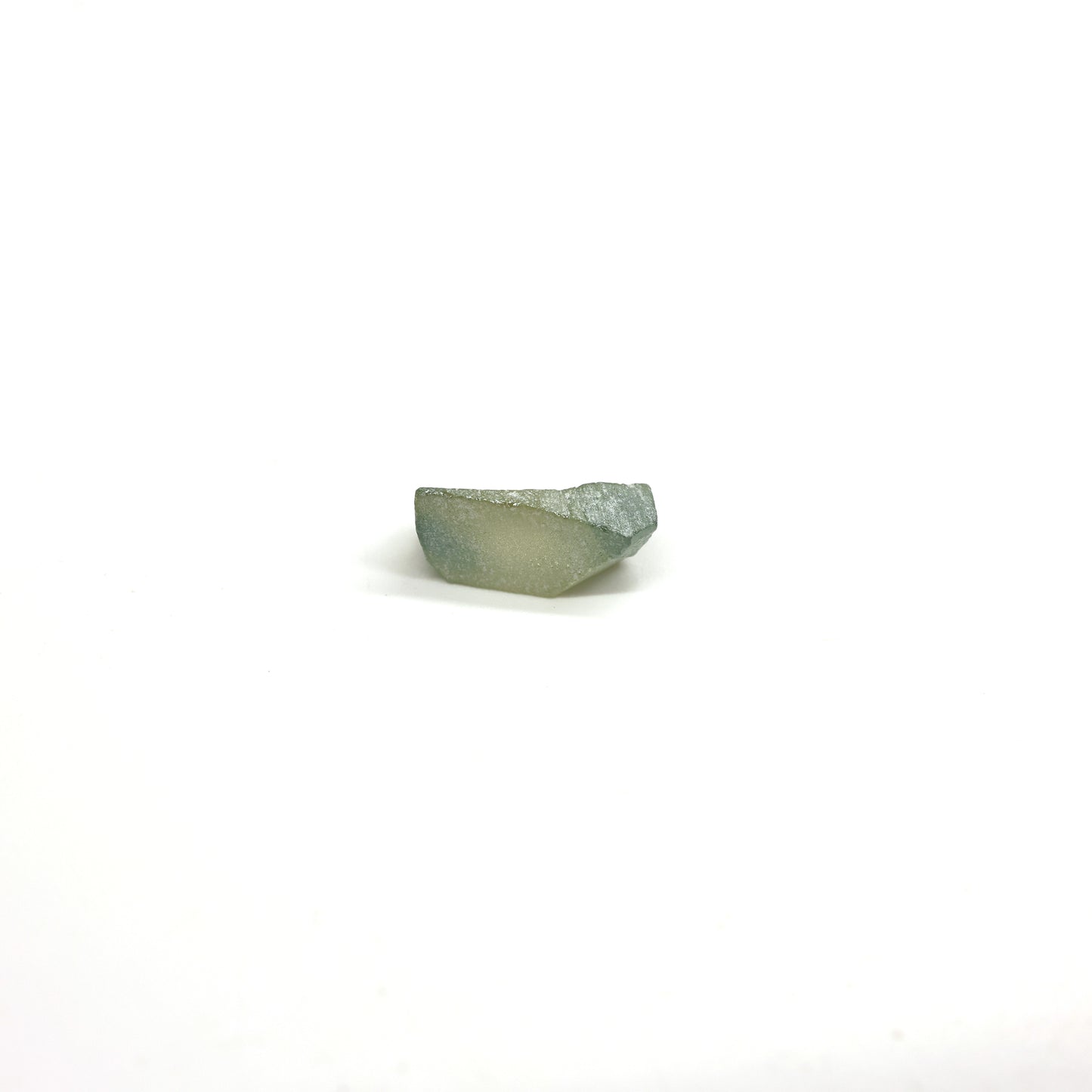 Green Synthetic Rutile Grade A - Faceting Rough
