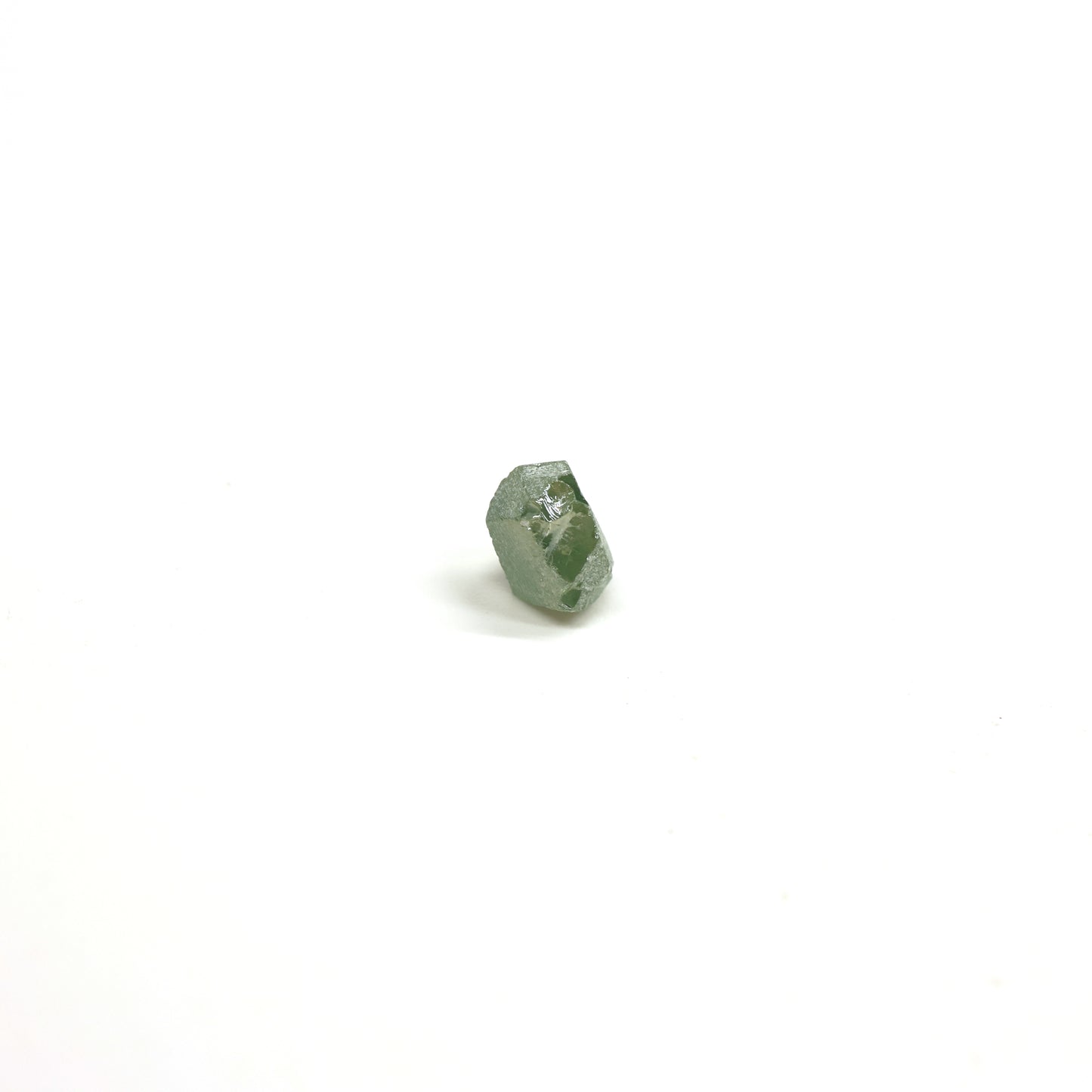 Green Synthetic Rutile Grade A - Faceting Rough