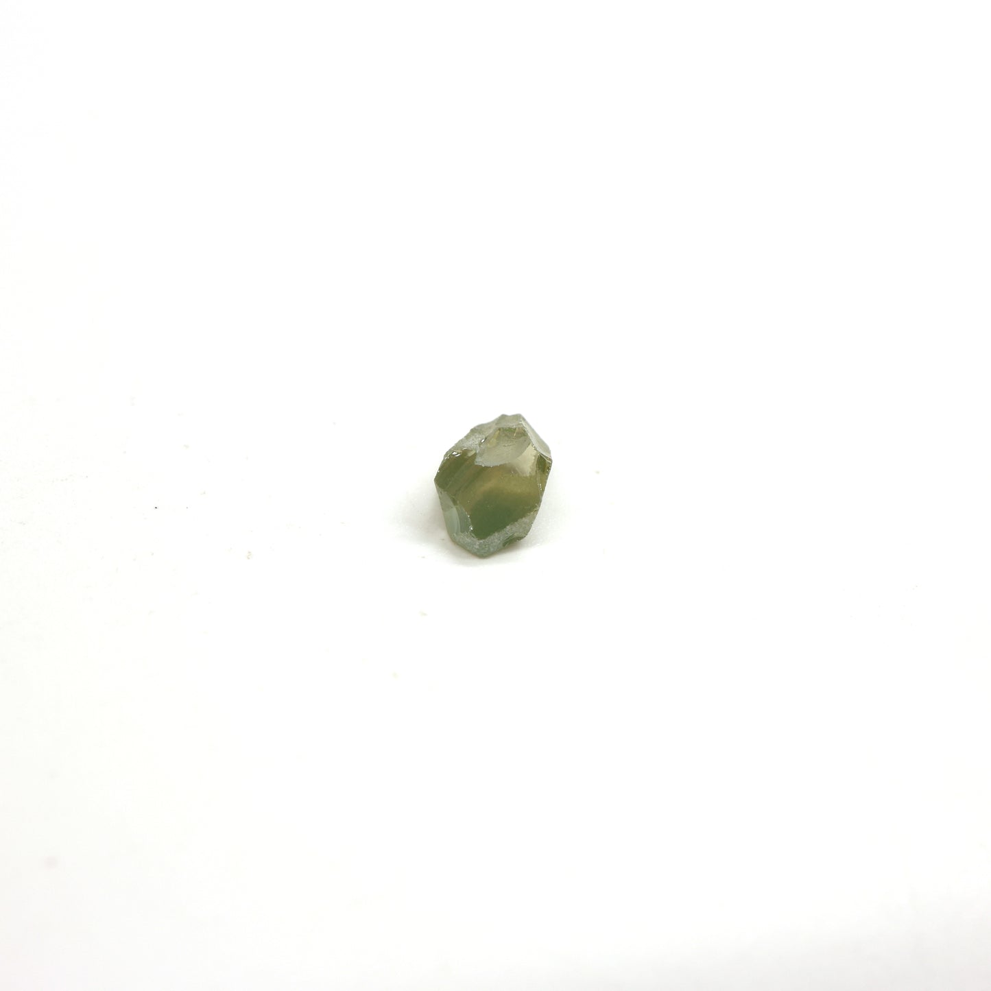 Green Synthetic Rutile Grade A - Faceting Rough