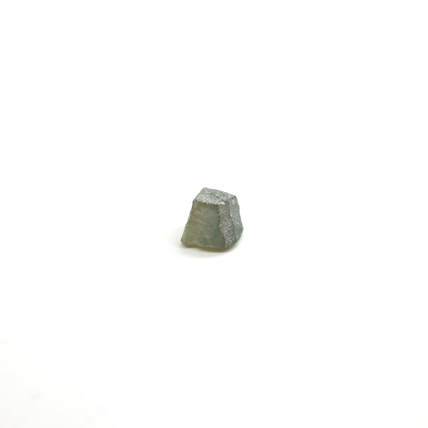 Green Synthetic Rutile Grade A - Faceting Rough