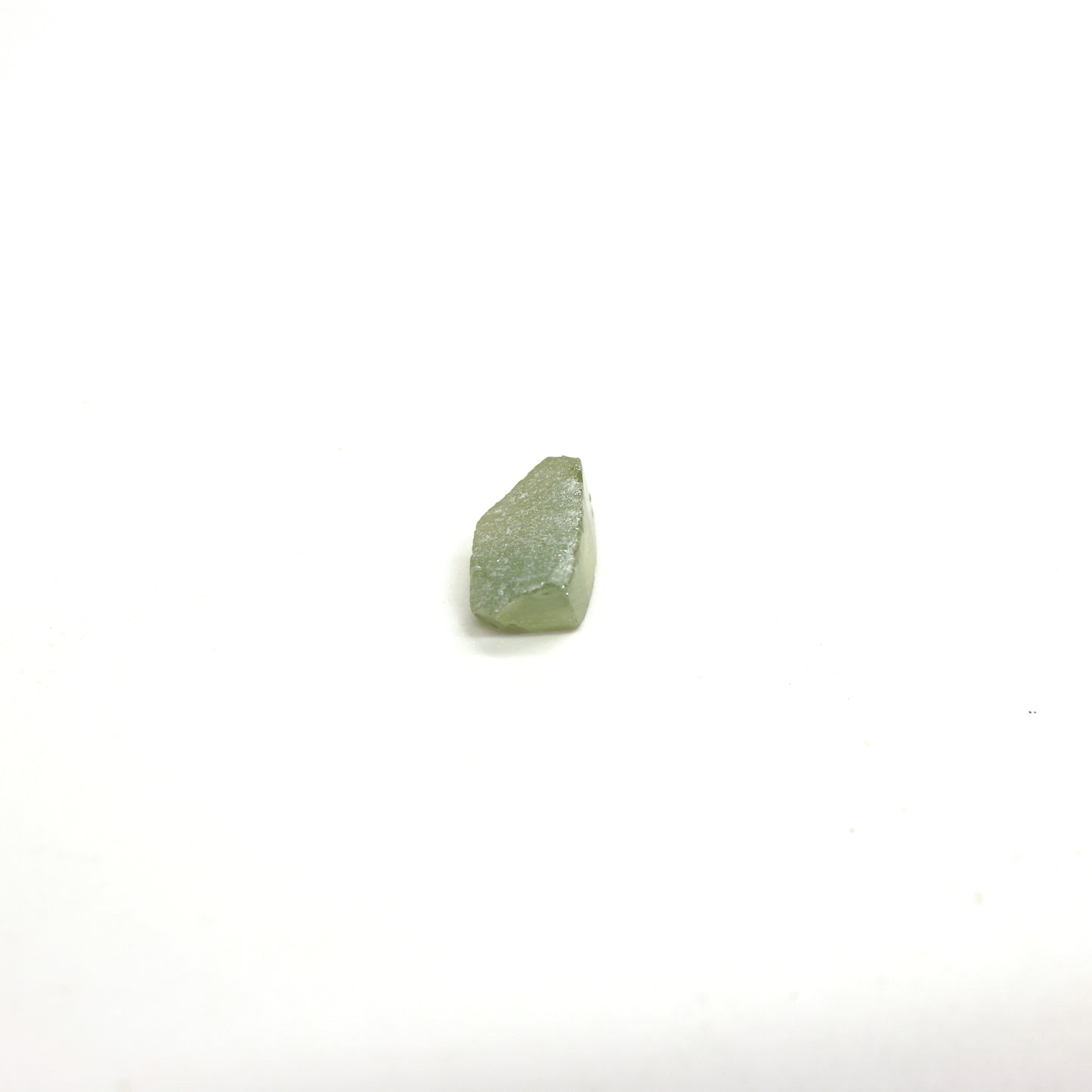 Green Synthetic Rutile Grade A - Faceting Rough