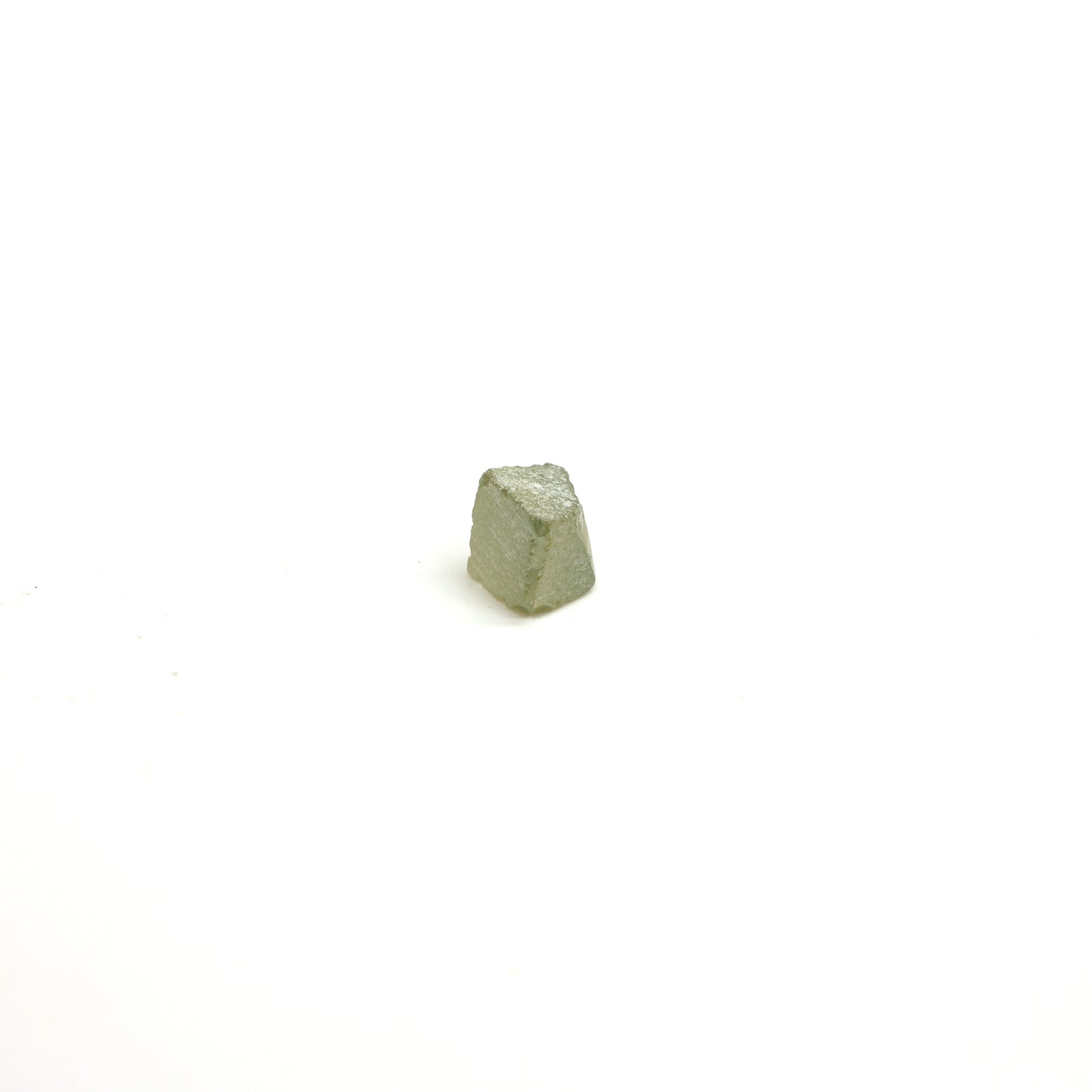 Green Synthetic Rutile Grade A - Faceting Rough