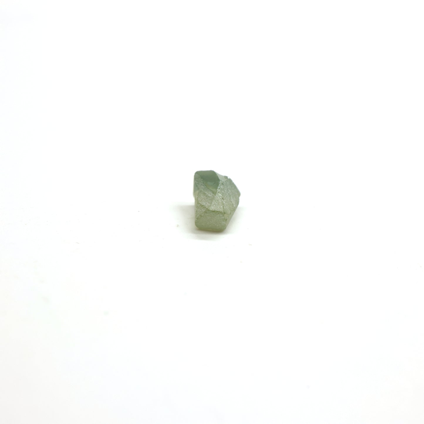 Green Synthetic Rutile Grade A - Faceting Rough