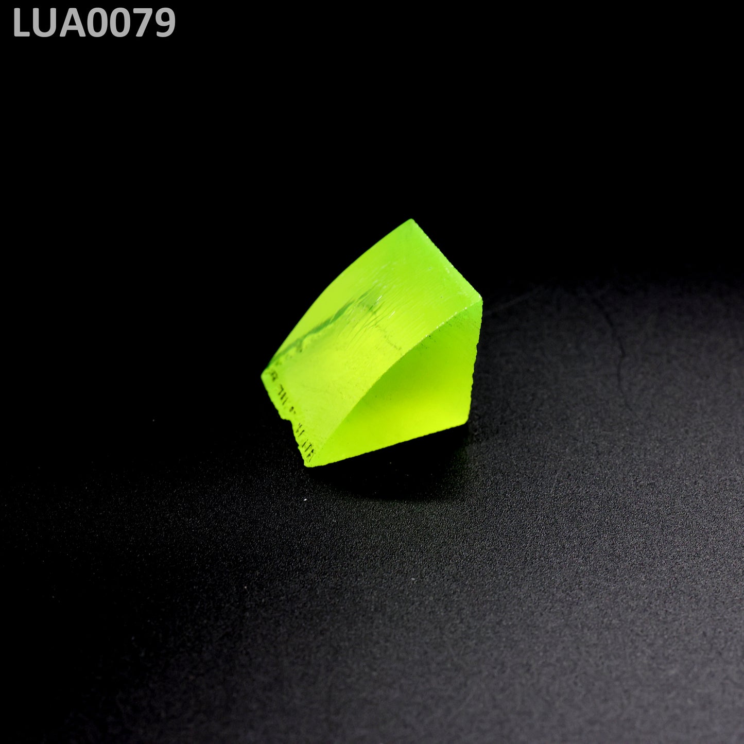 Lutetium Aluminum Garnet LuAG : LUA0079