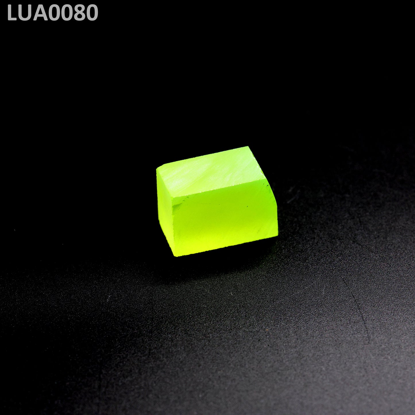 Lutetium Aluminum Garnet LuAG : LUA0080
