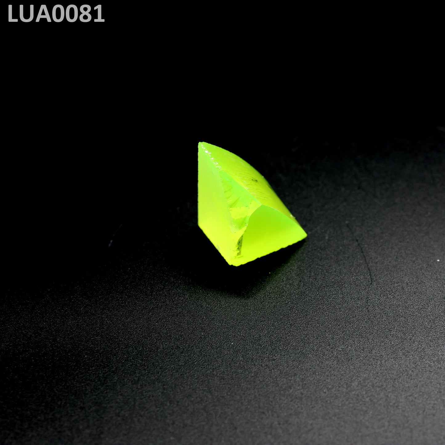 Lutetium Aluminum Garnet LuAG : LUA0081