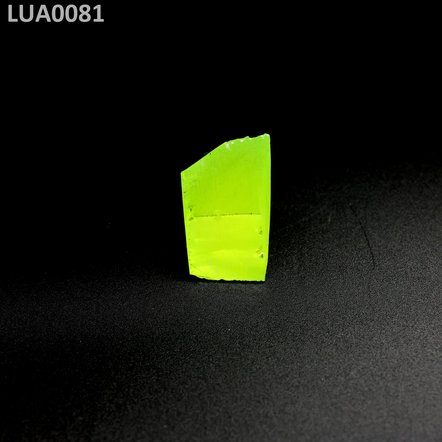 Lutetium Aluminum Garnet LuAG : LUA0081