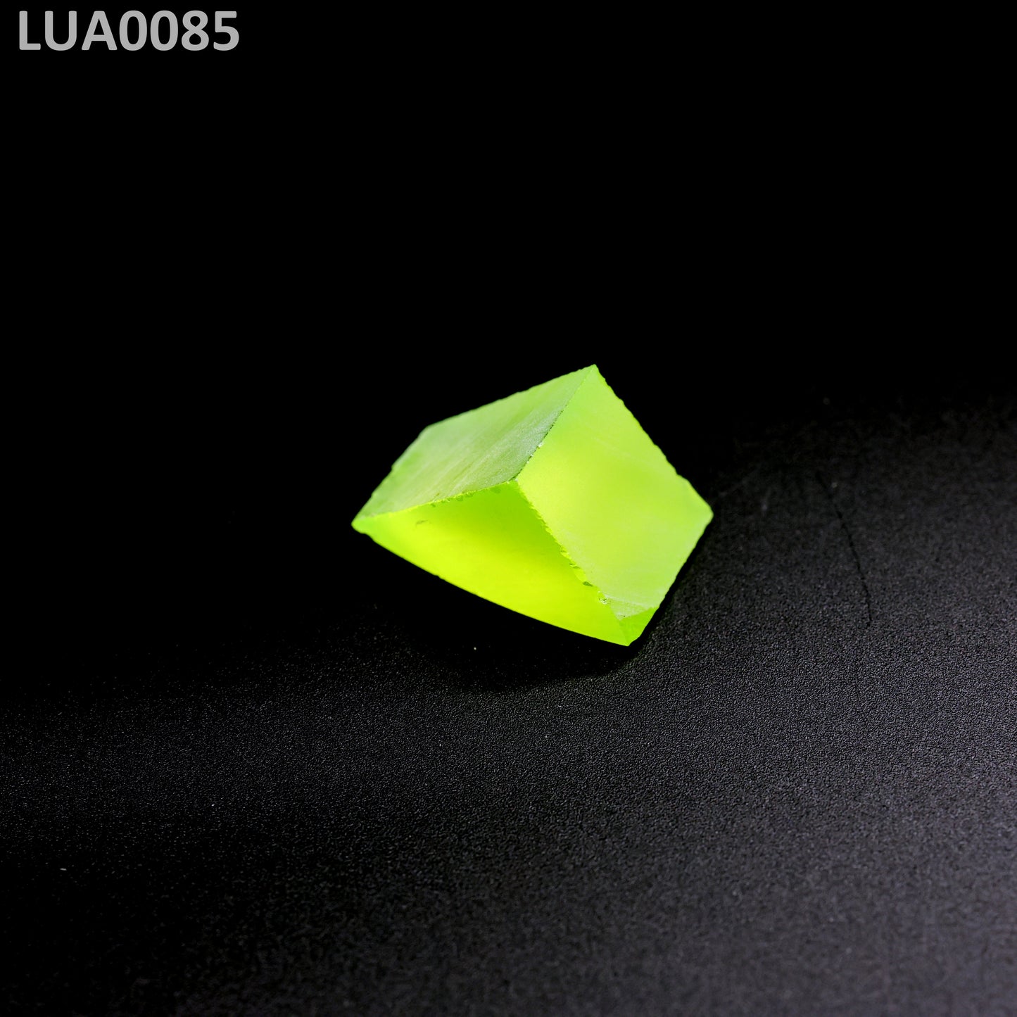 Lutetium Aluminum Garnet LuAG : LUA0085