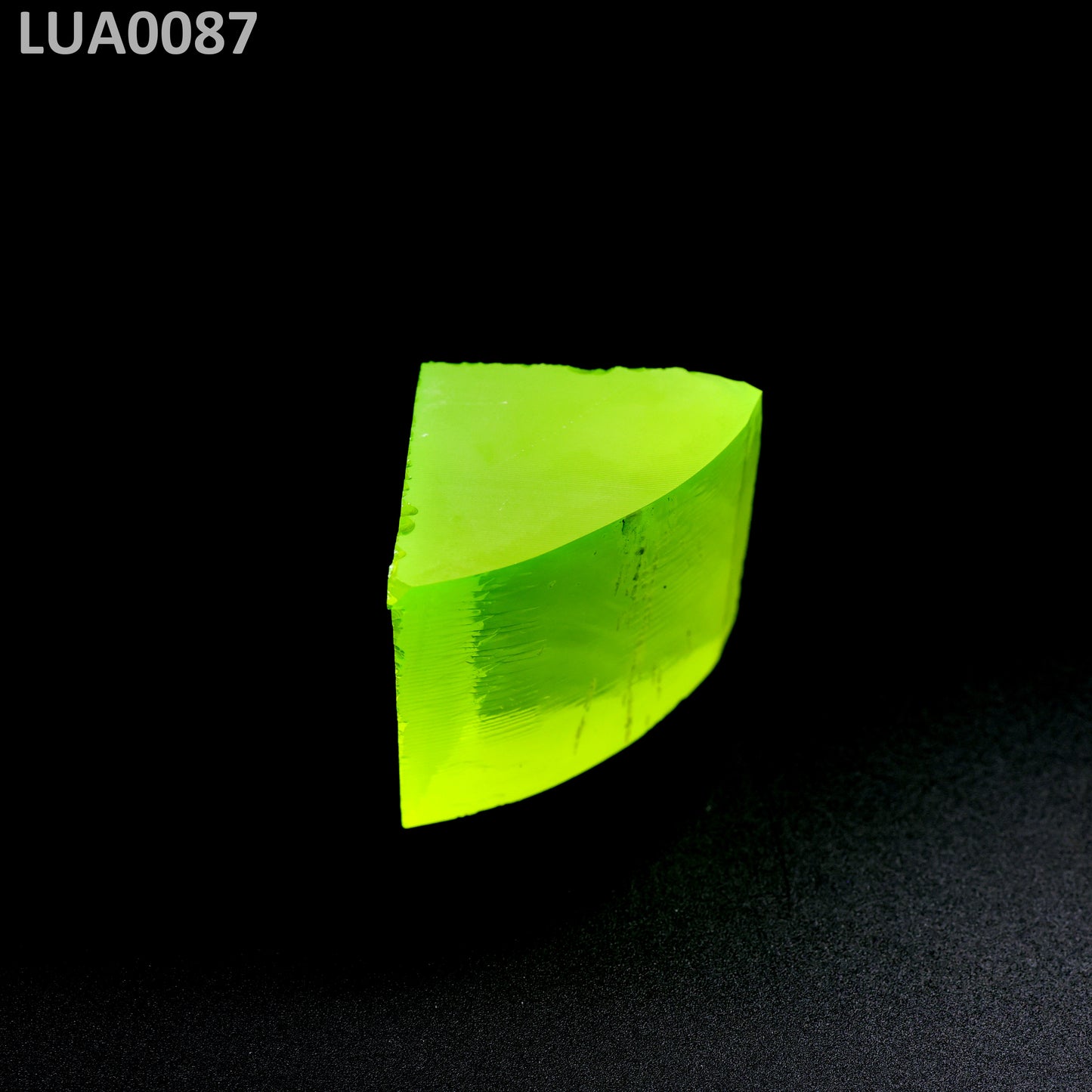Lutetium Aluminum Garnet LuAG : LUA0087