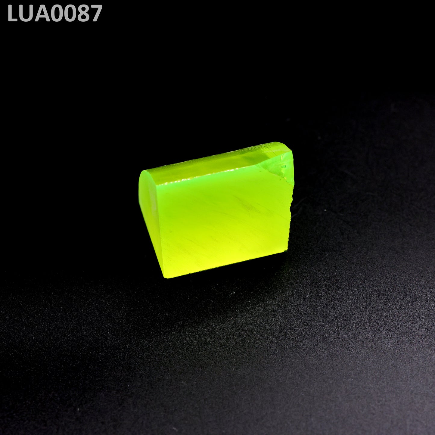Lutetium Aluminum Garnet LuAG : LUA0087
