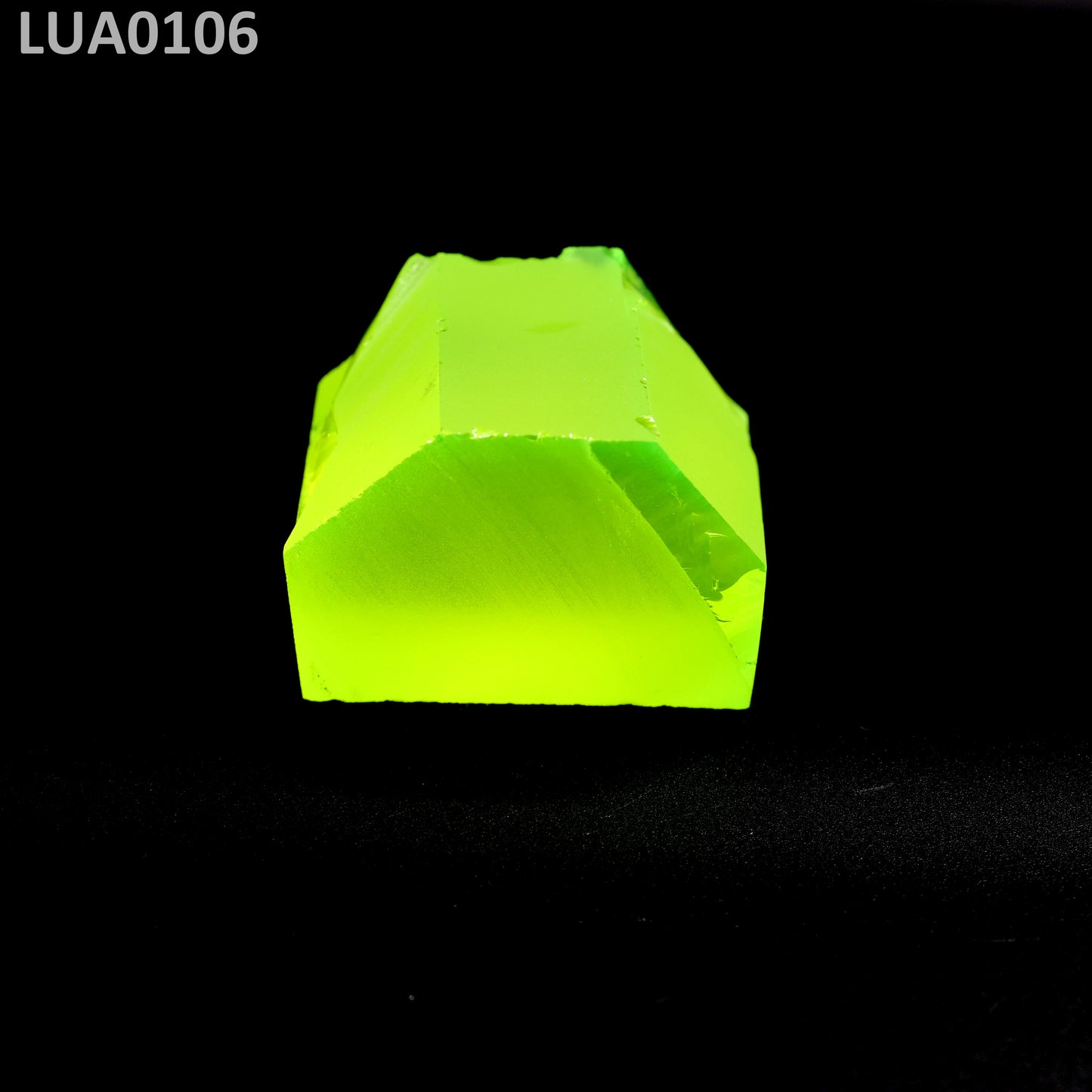 Lutetium Aluminum Garnet LuAG : LUA0106