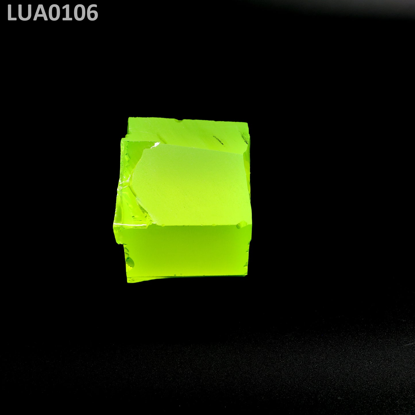 Lutetium Aluminum Garnet LuAG : LUA0106