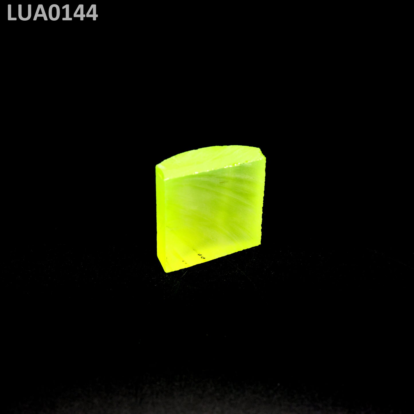 Lutetium Aluminum Garnet LuAG : LUA0144
