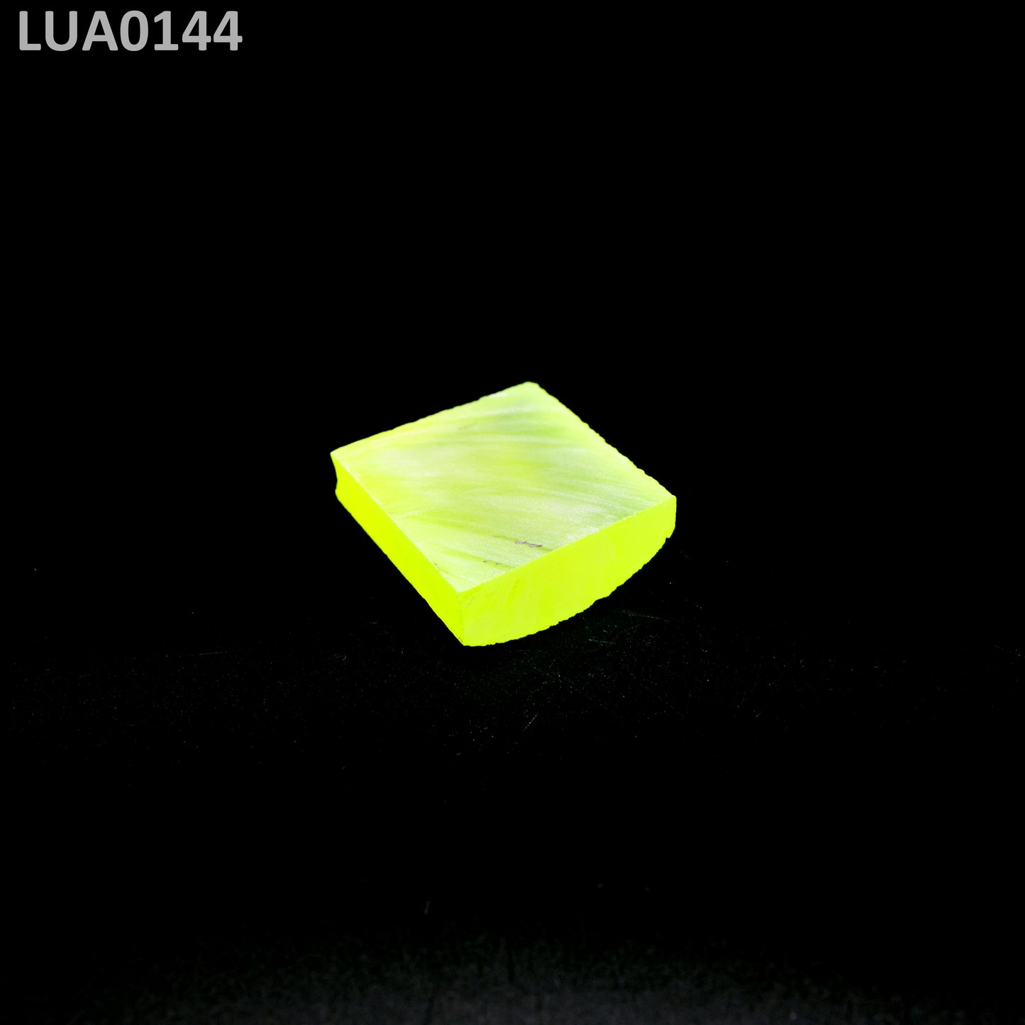 Lutetium Aluminum Garnet LuAG : LUA0144