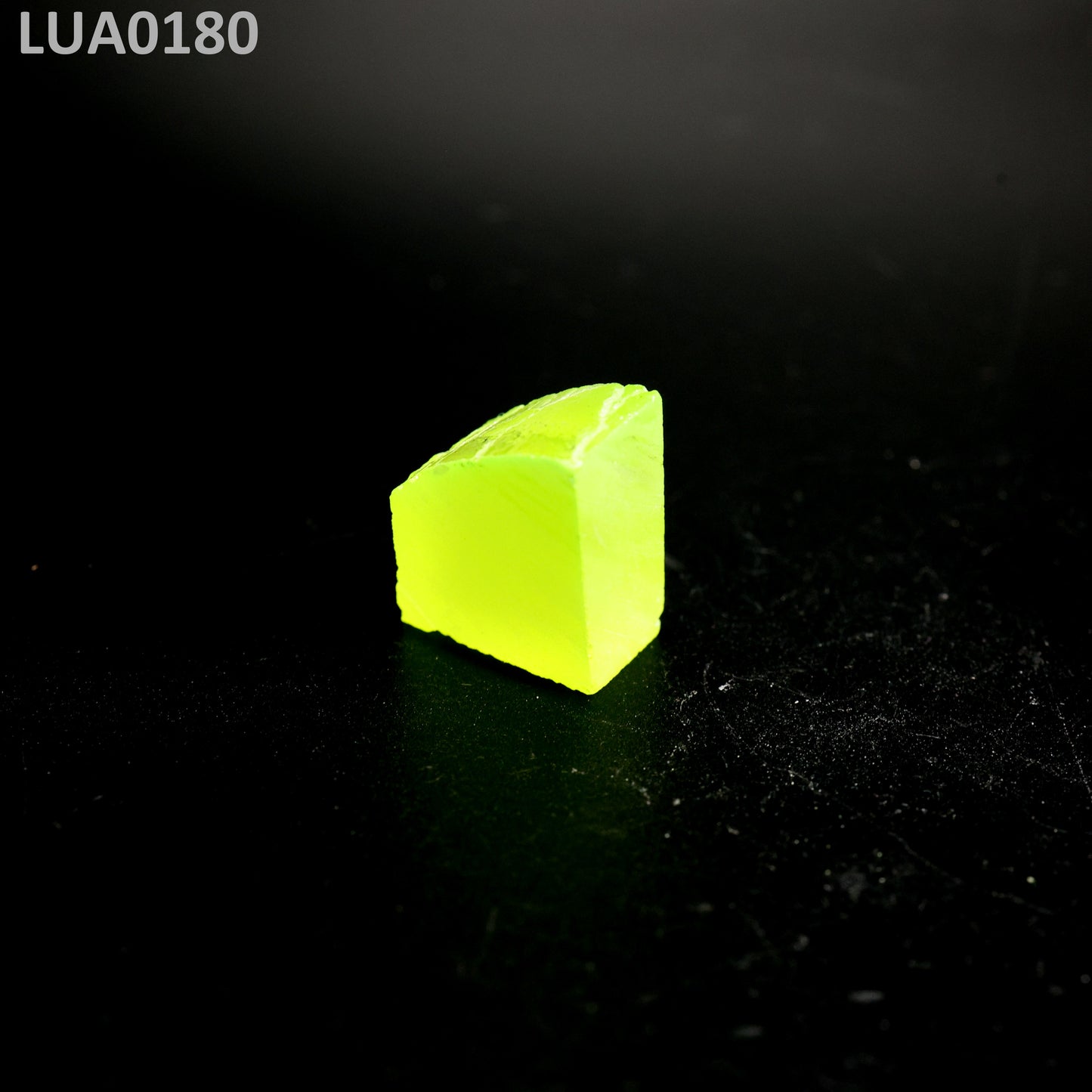 LuAG : LUA0180
