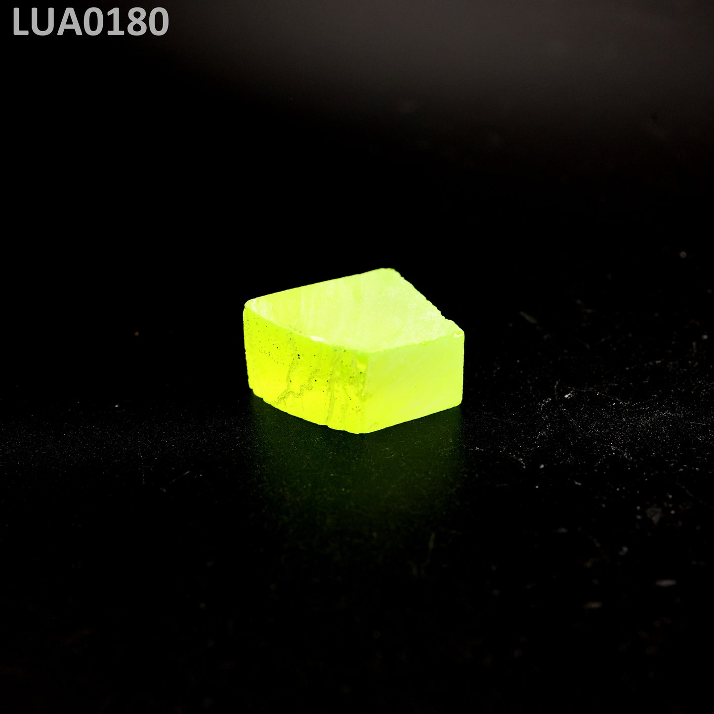 LuAG : LUA0180