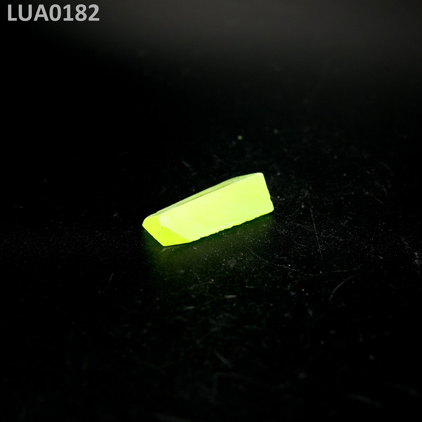 LuAG : LUA0182