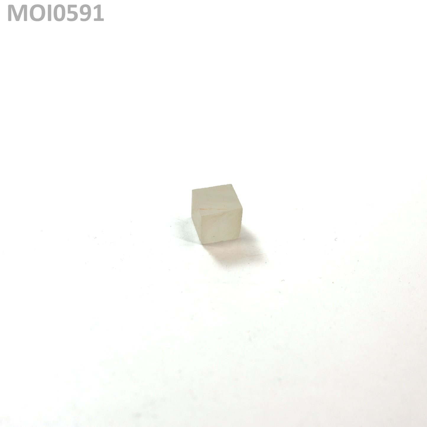 White DEF Moissanite : MOI0591
