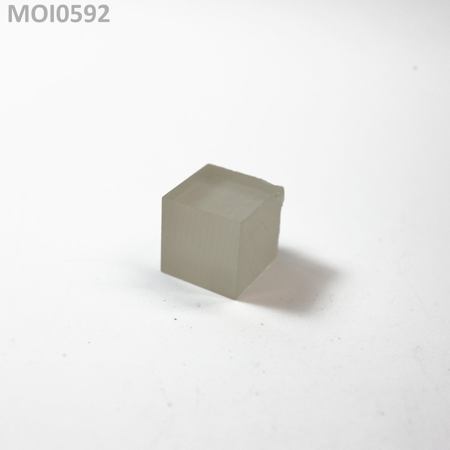 White DEF Moissanite : MOI0592